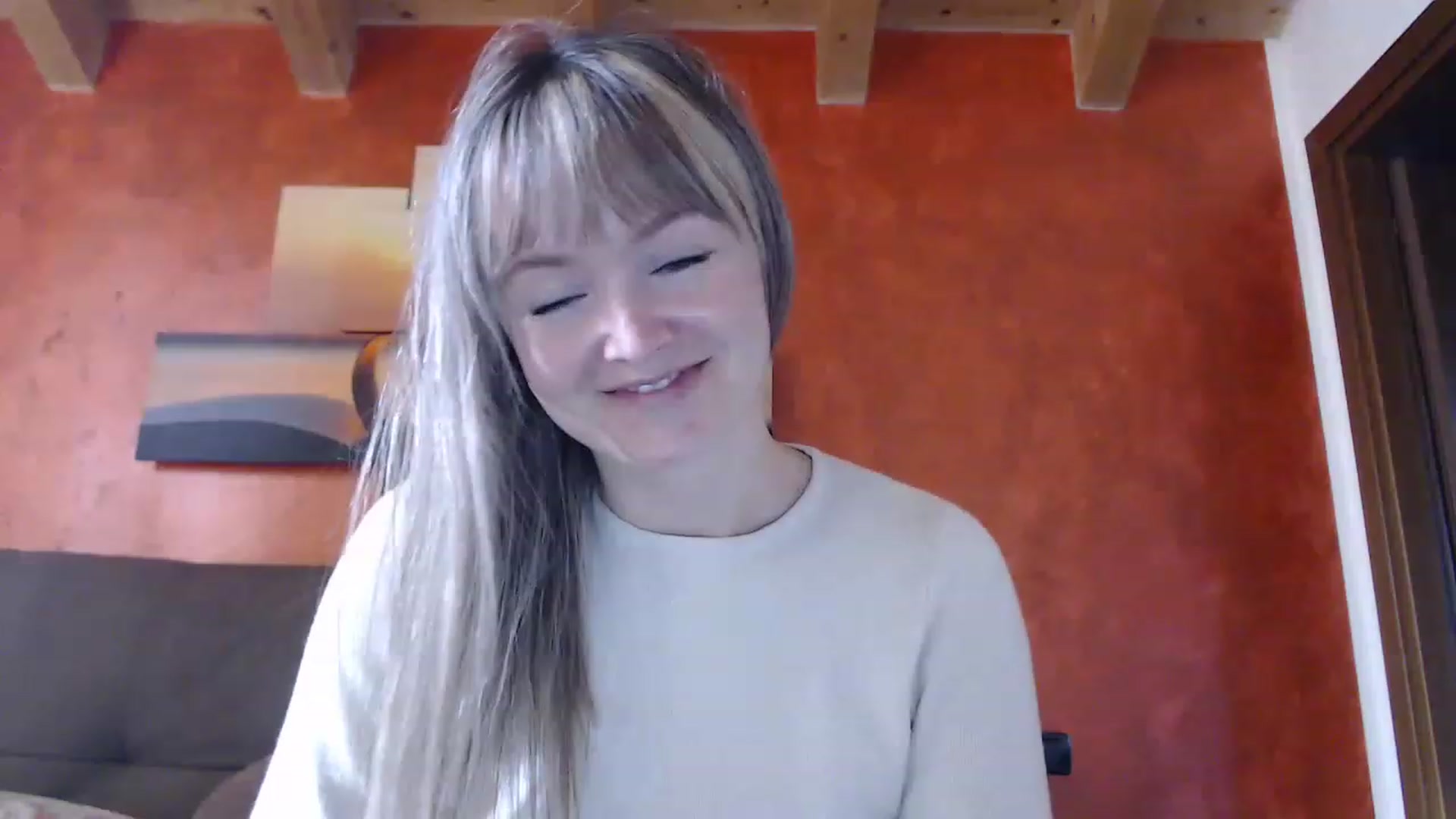 Gallery image thumbnail from PoppieMiller's myfreecams stream on, 11/21/2022, 13:39 image 6 of 20