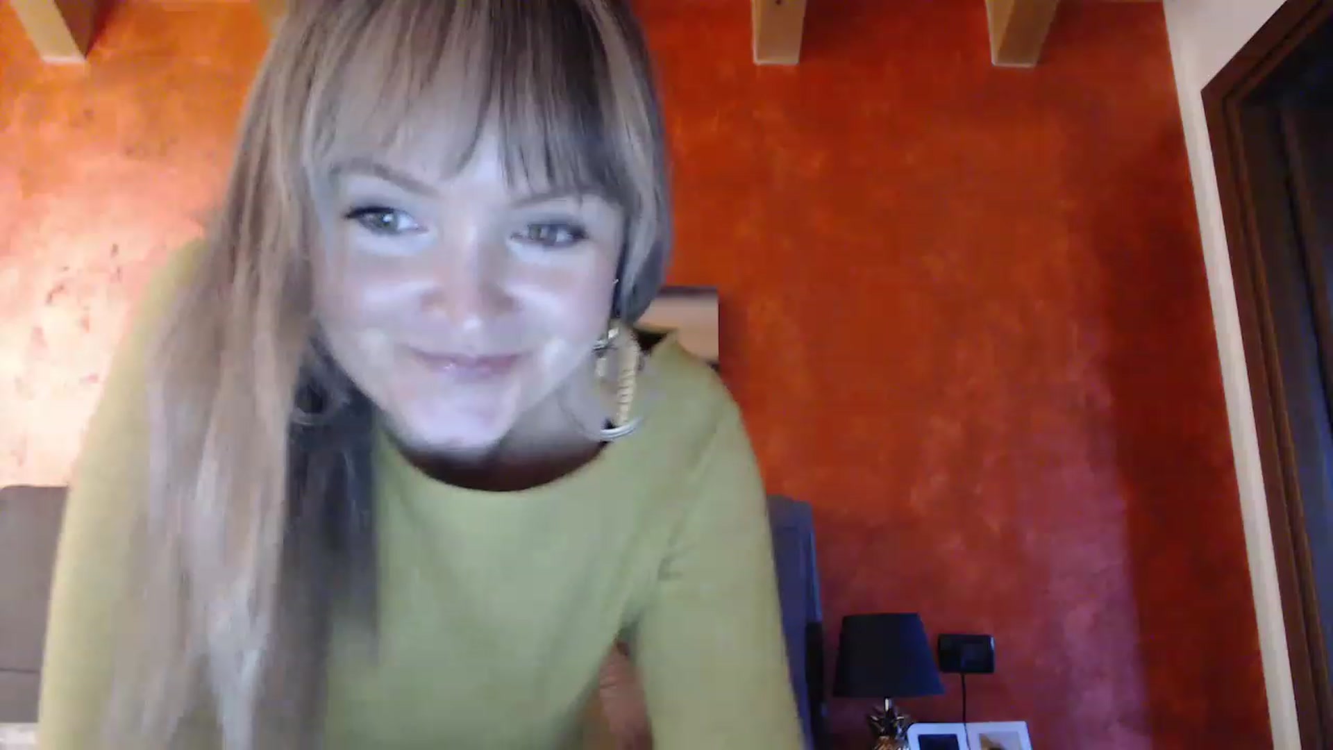 Gallery image thumbnail from PoppieMiller's myfreecams stream on, 11/23/2022, 13:27 image 18 of 20