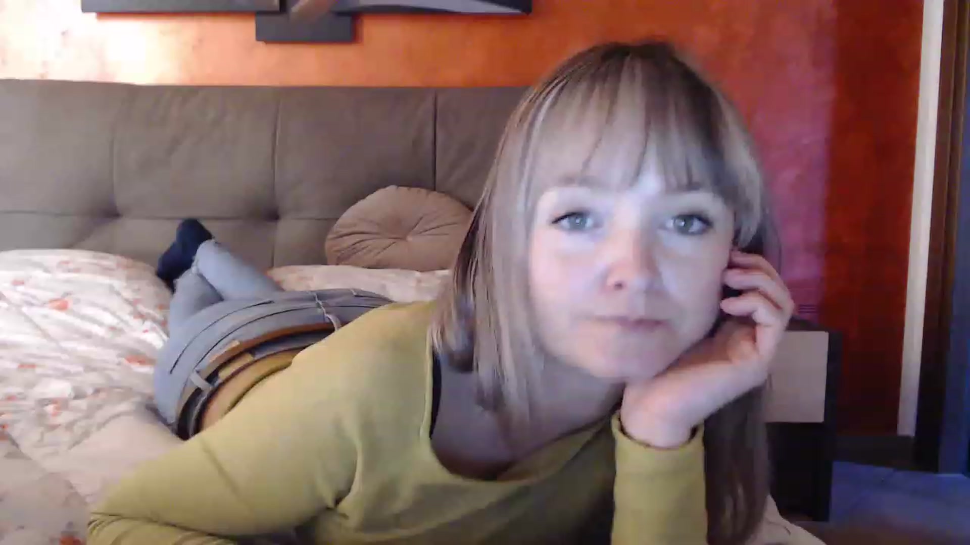 Gallery image thumbnail from PoppieMiller's myfreecams stream on, 11/23/2022, 13:27 image 9 of 20
