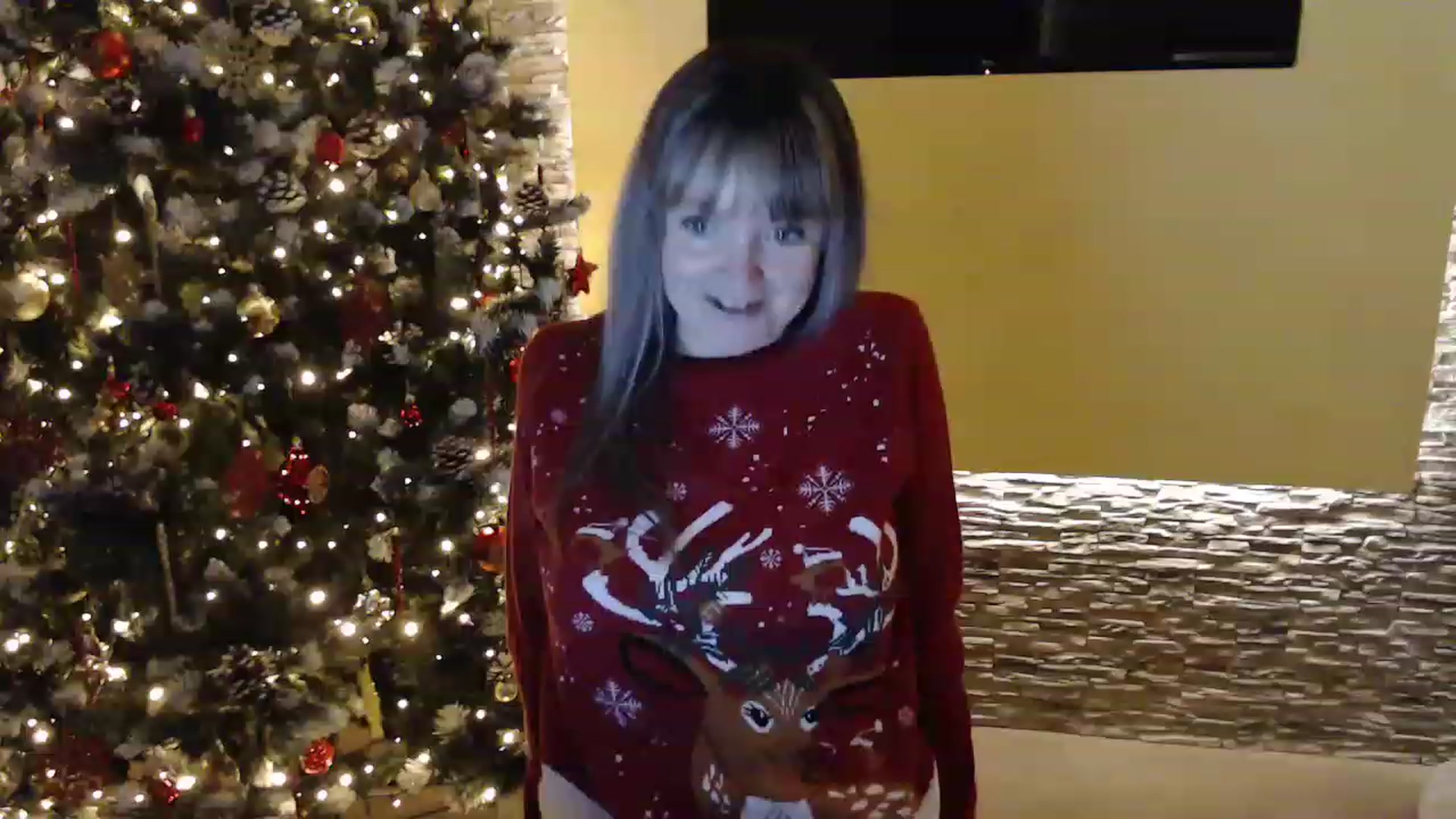 Gallery image thumbnail from PoppieMiller's myfreecams stream on, 12/23/2022, 21:02 image 12 of 20