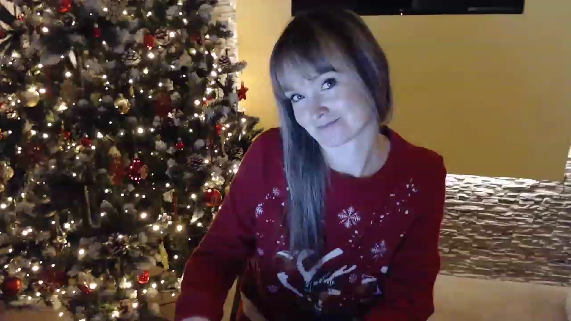 Gallery image thumbnail from PoppieMiller's myfreecams stream on, 12/23/2022, 21:02 image 5 of 20