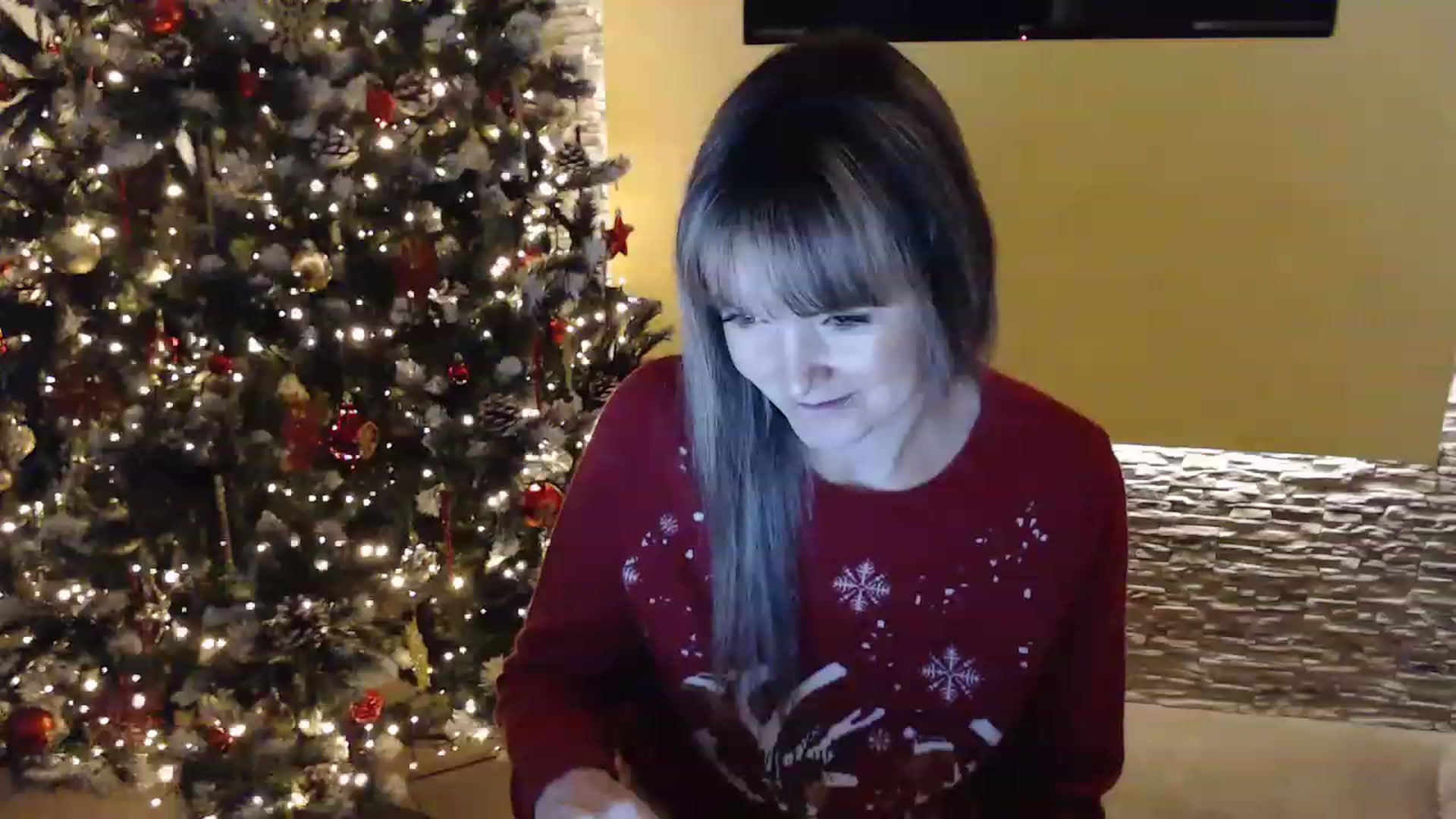 Gallery image thumbnail from PoppieMiller's myfreecams stream on, 12/23/2022, 21:02 image 6 of 20