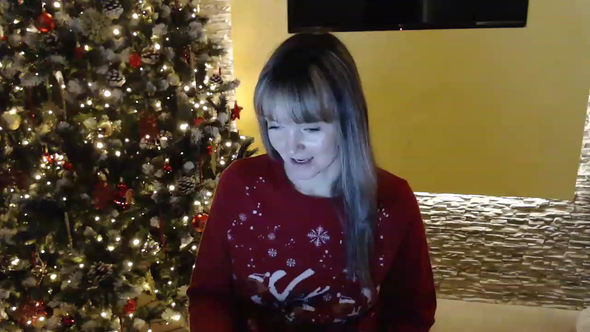Gallery image thumbnail from PoppieMiller's myfreecams stream on, 12/23/2022, 21:02 image 15 of 20
