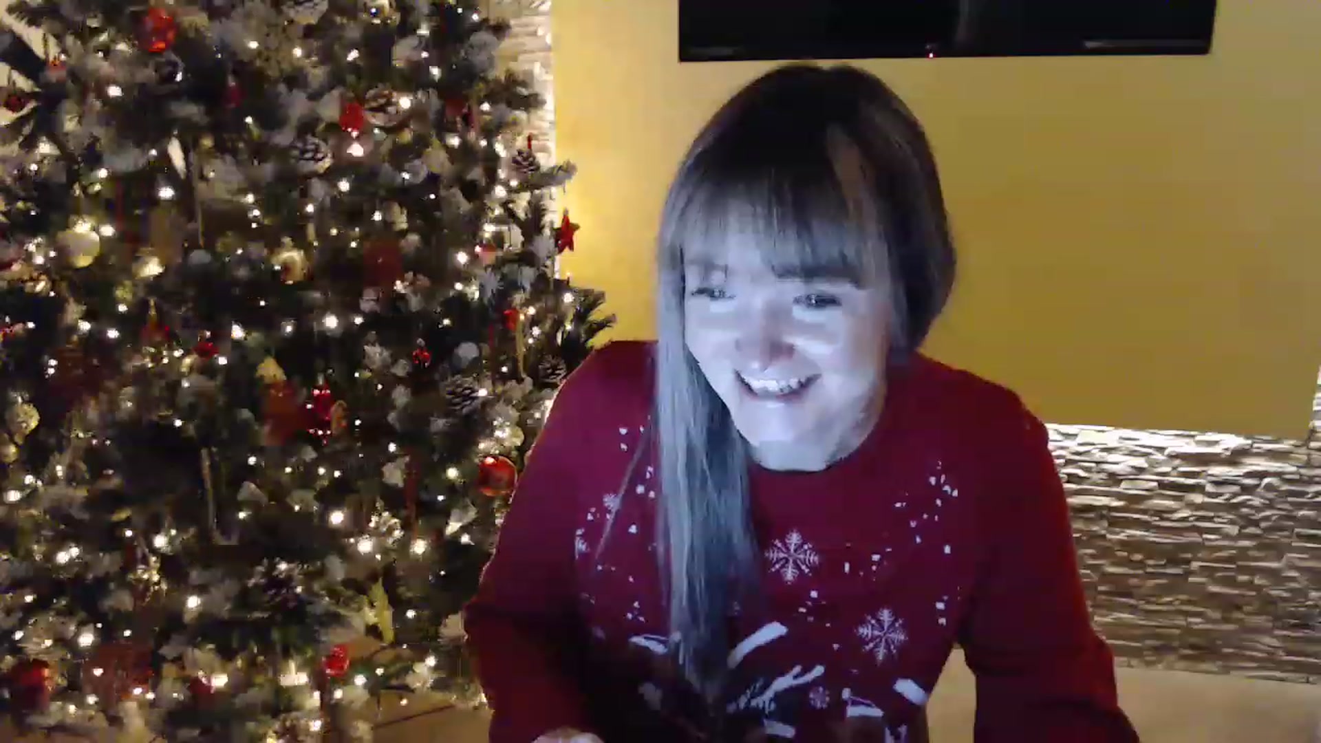 Gallery image thumbnail from PoppieMiller's myfreecams stream on, 12/23/2022, 21:02 image 9 of 20