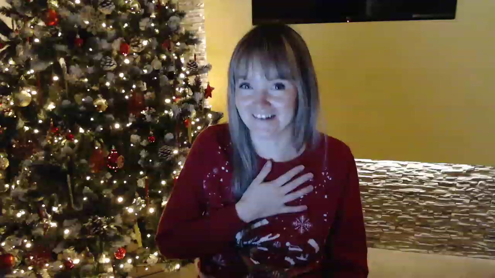 Gallery image thumbnail from PoppieMiller's myfreecams stream on, 12/23/2022, 21:02 image 18 of 20