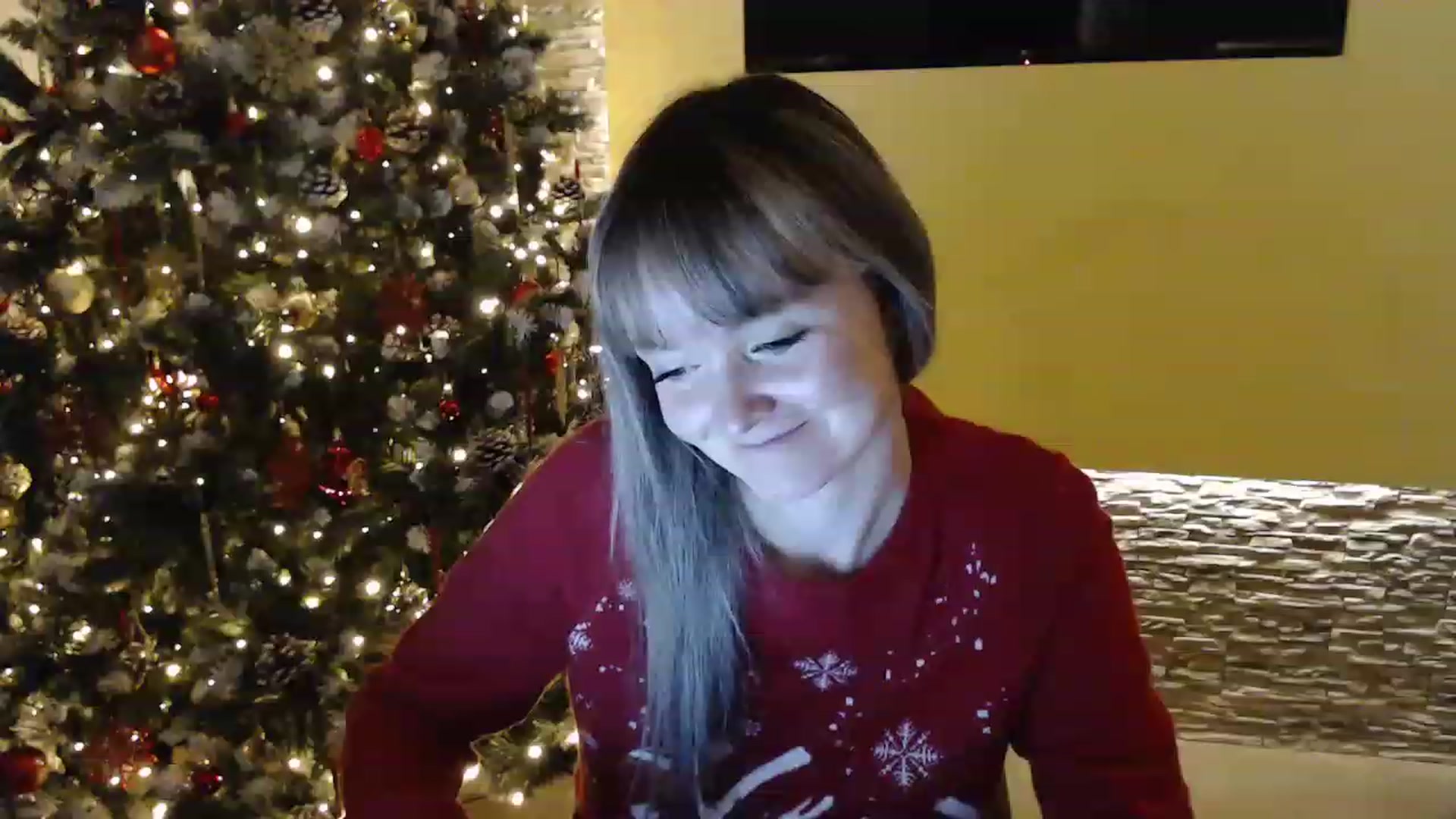 Gallery image thumbnail from PoppieMiller's myfreecams stream on, 12/23/2022, 21:02 image 19 of 20