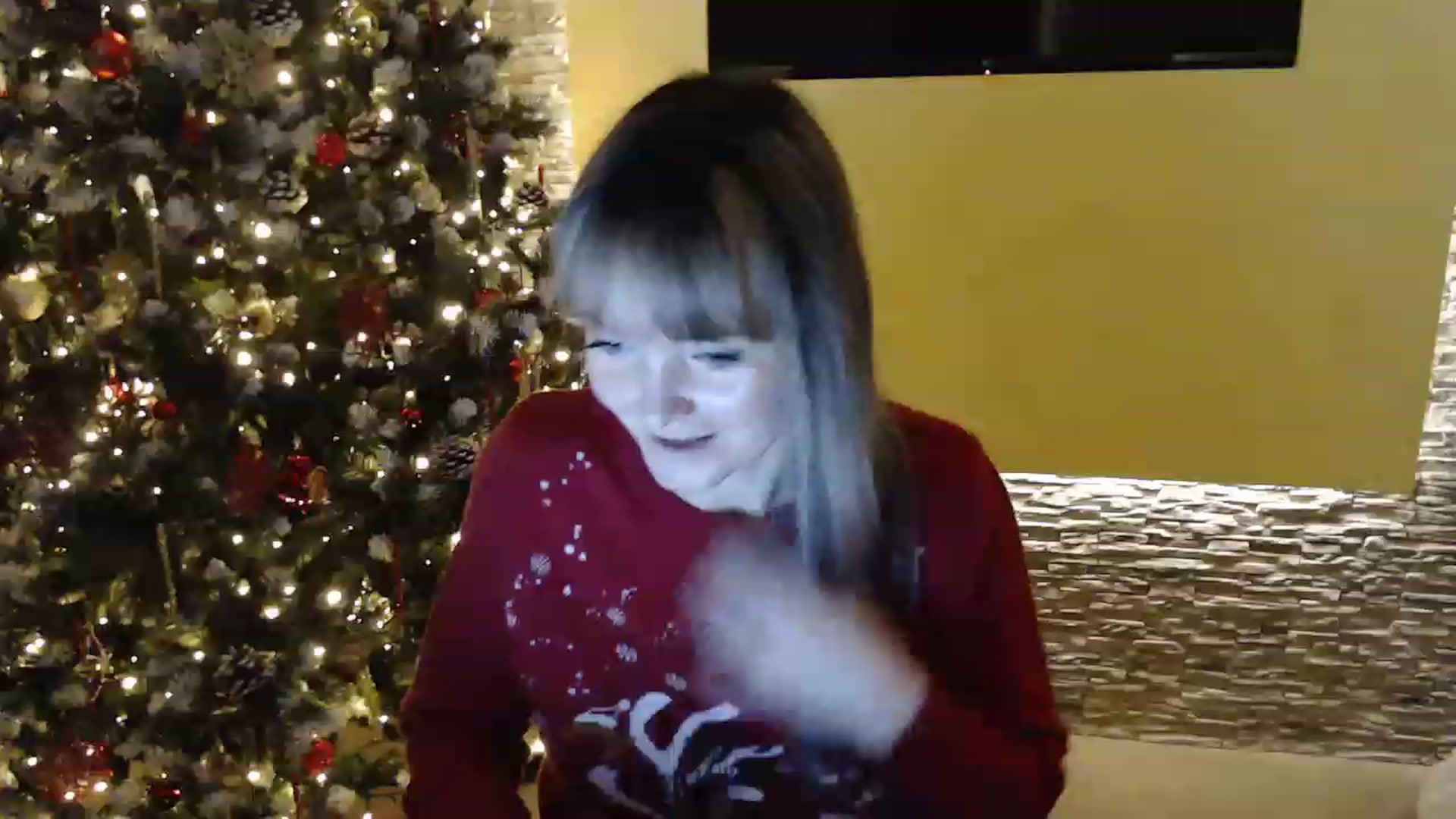 Gallery image thumbnail from PoppieMiller's myfreecams stream on, 12/23/2022, 21:02 image 13 of 20