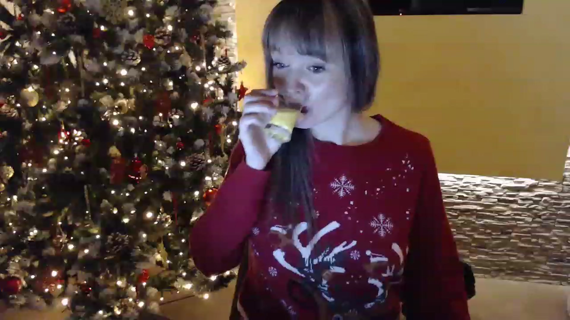 Gallery image thumbnail from PoppieMiller's myfreecams stream on, 12/23/2022, 21:02 image 4 of 20