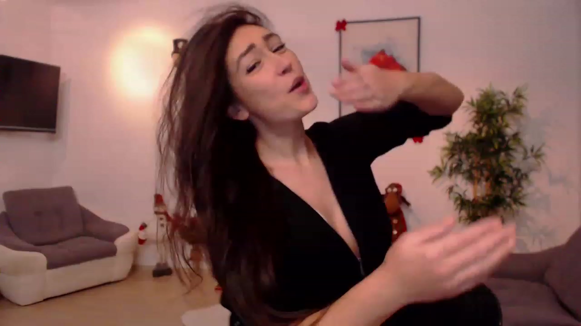 Gallery image thumbnail from PoppyNaked's myfreecams stream on, 12/03/2022, 08:02 image 1 of 20
