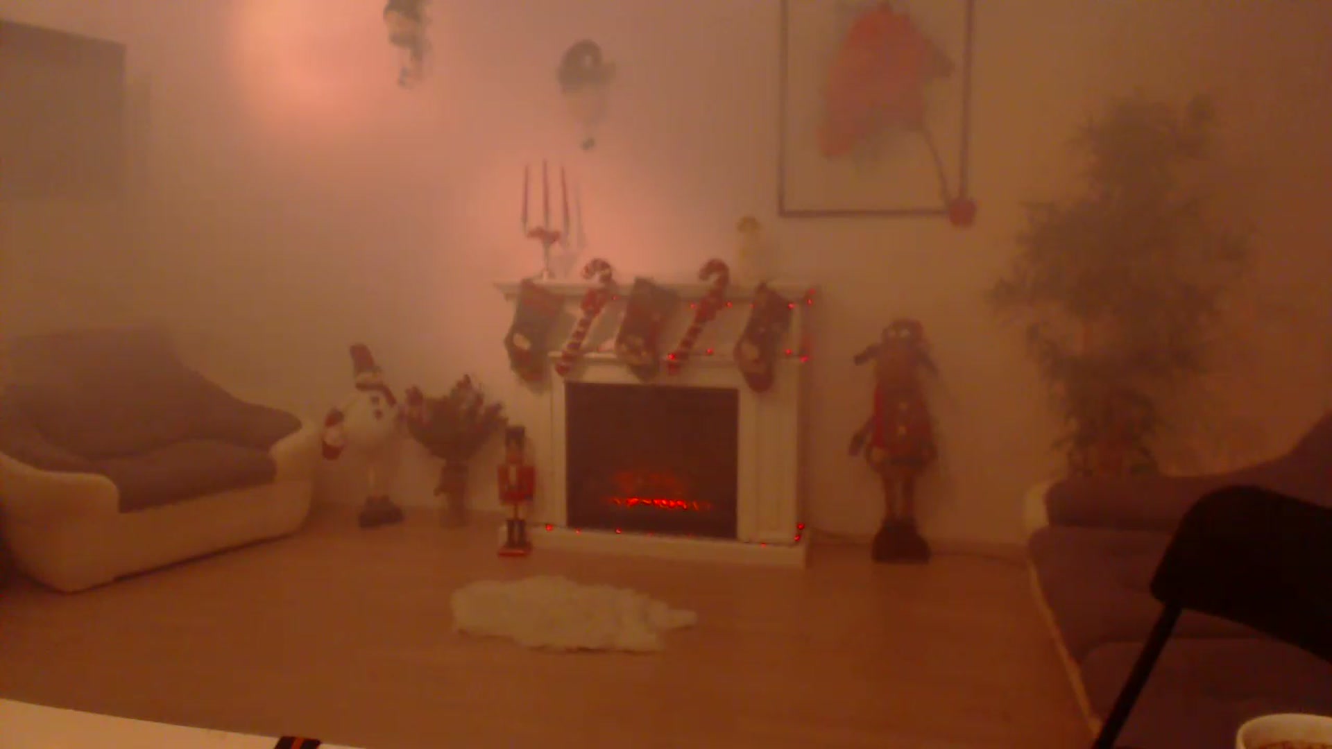 Gallery image thumbnail from PoppyNaked's myfreecams stream on, 12/03/2022, 08:02 image 13 of 20
