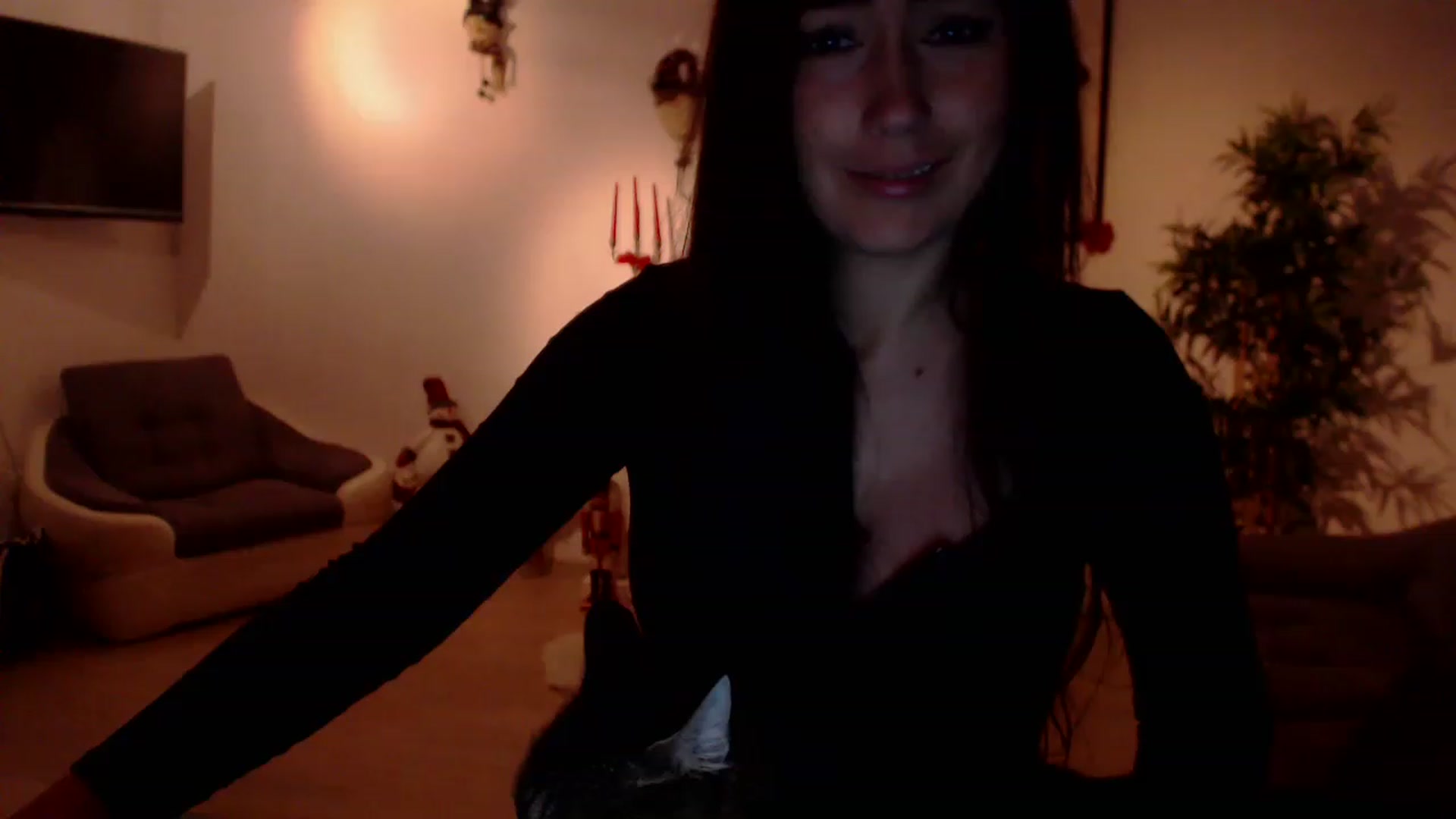 Gallery image thumbnail from PoppyNaked's myfreecams stream on, 12/04/2022, 07:08 image 16 of 20