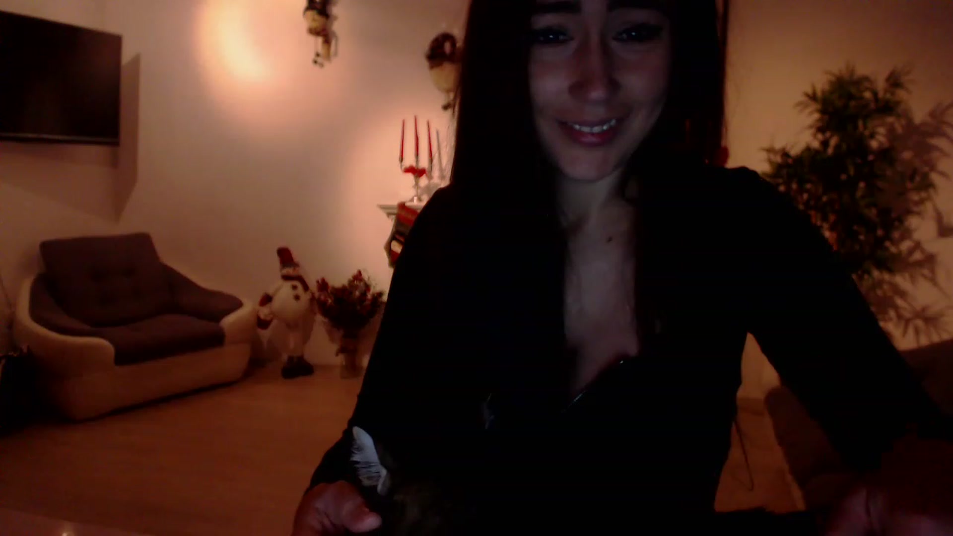 Gallery image thumbnail from PoppyNaked's myfreecams stream on, 12/04/2022, 07:08 image 15 of 20