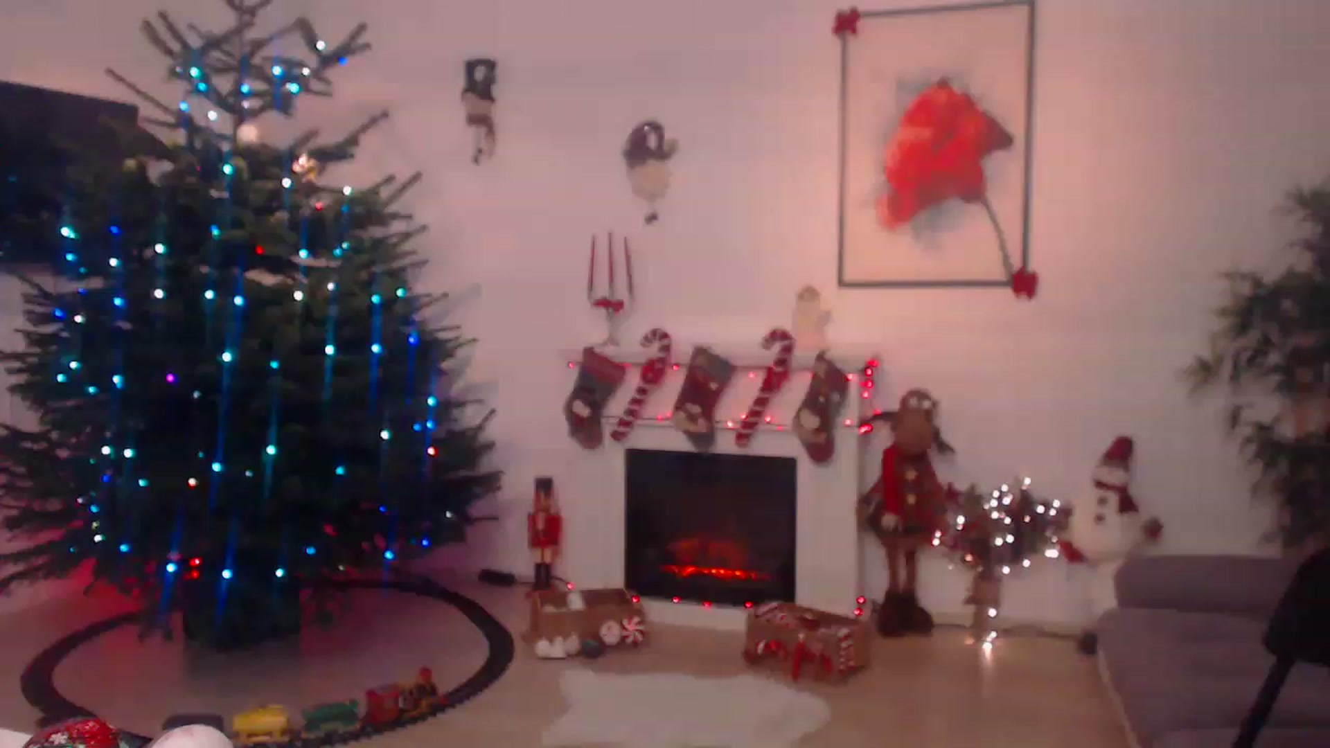 Gallery image thumbnail from PoppyNaked's myfreecams stream on, 12/10/2022, 06:15 image 12 of 20