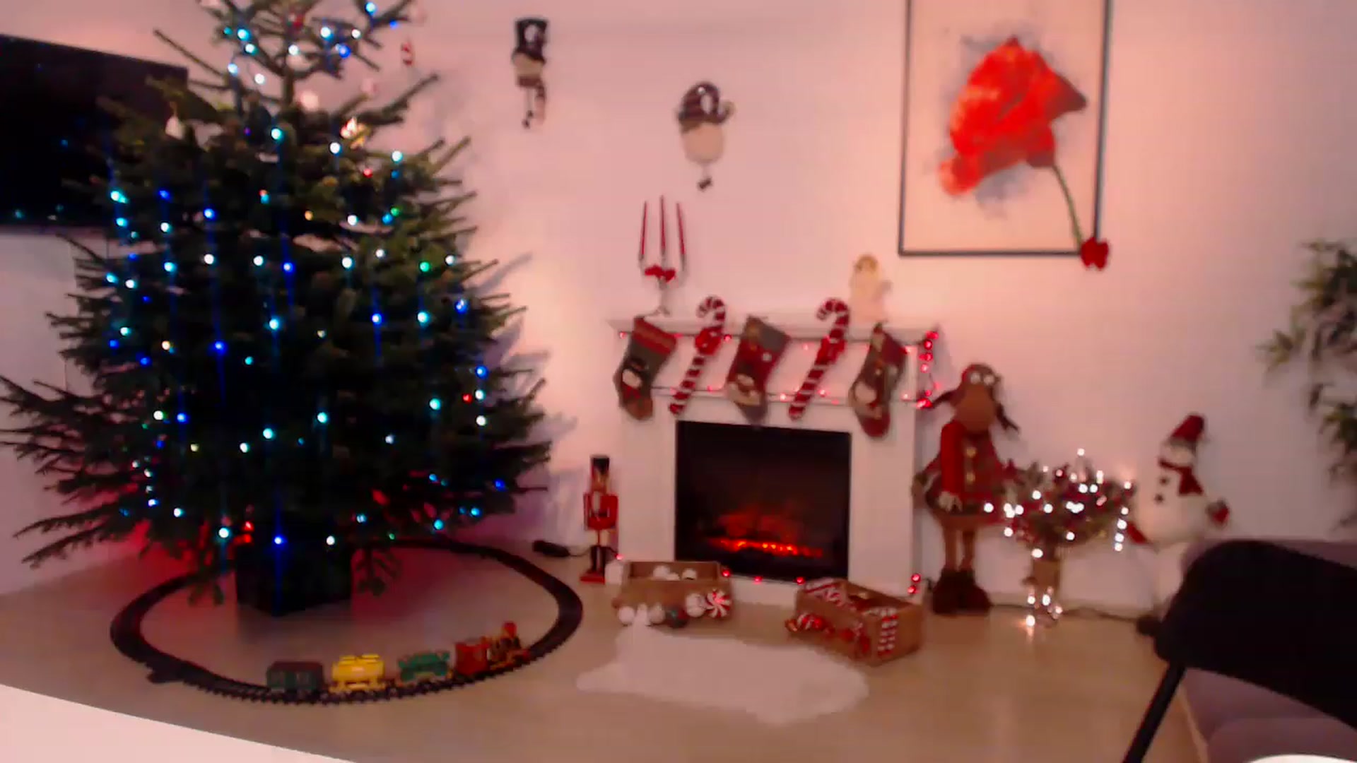 Gallery image thumbnail from PoppyNaked's myfreecams stream on, 12/11/2022, 05:45 image 12 of 20