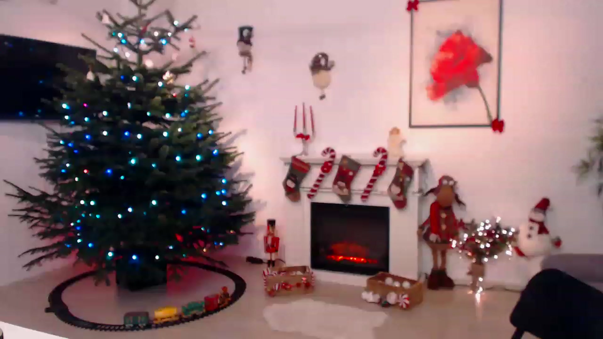 Gallery image thumbnail from PoppyNaked's myfreecams stream on, 12/12/2022, 07:16 image 2 of 20