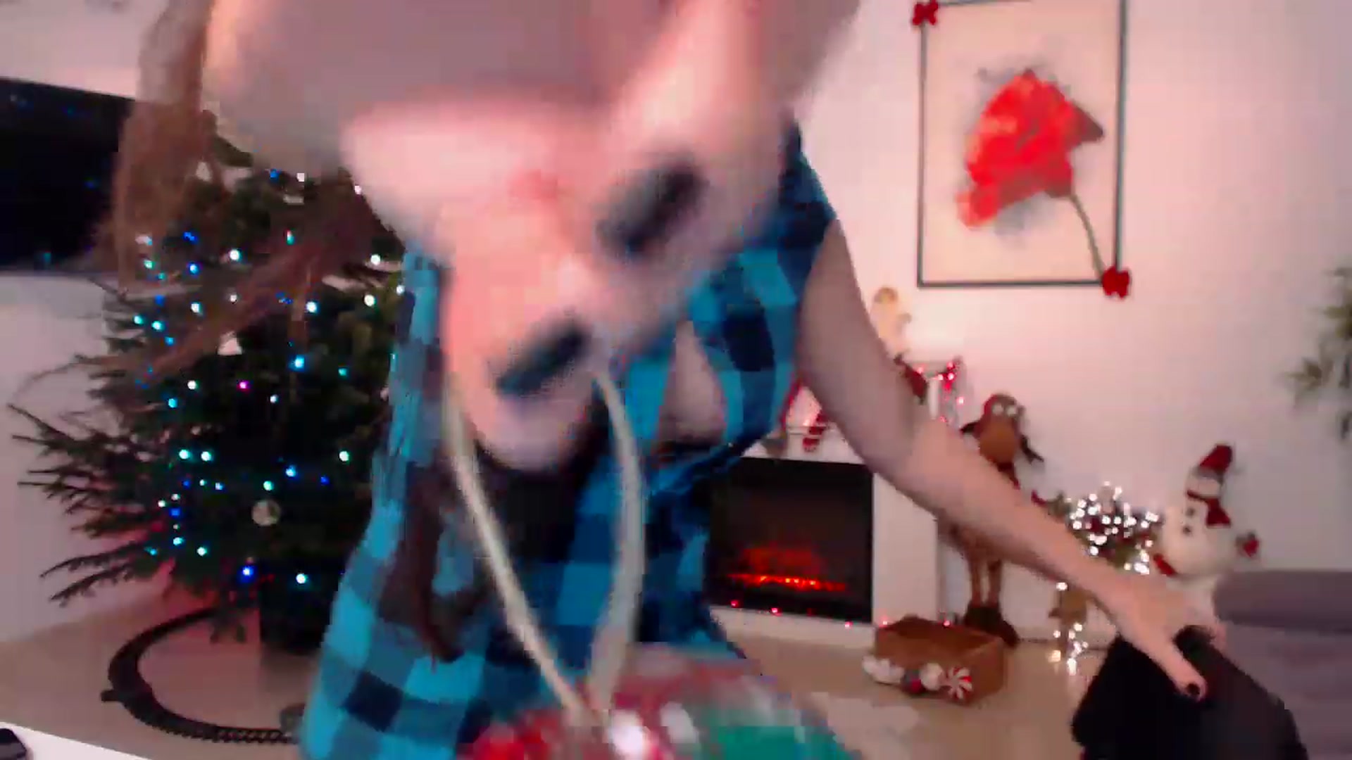 Gallery image thumbnail from PoppyNaked's myfreecams stream on, 12/12/2022, 07:16 image 15 of 20