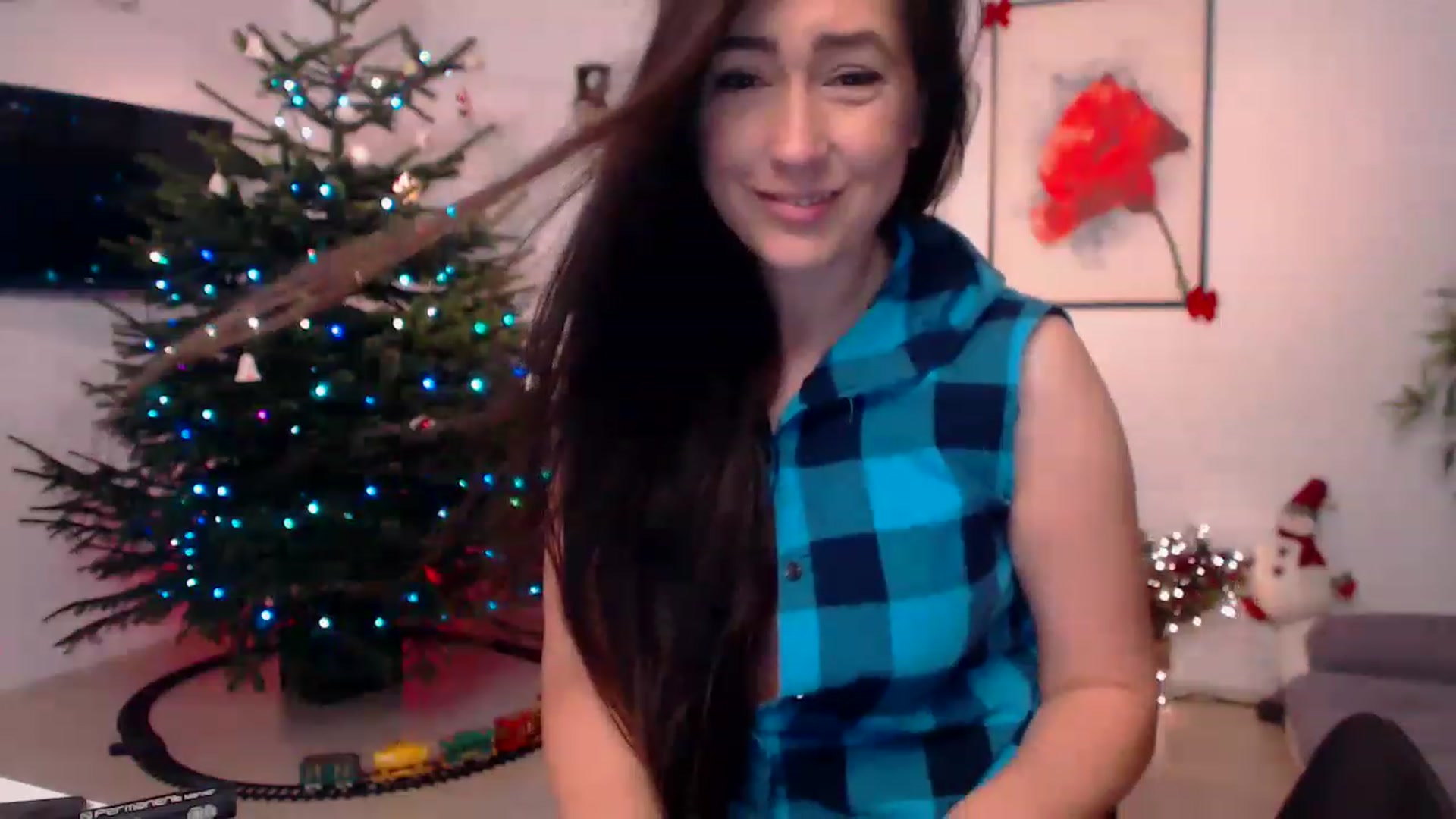Gallery image thumbnail from PoppyNaked's myfreecams stream on, 12/12/2022, 07:16 image 12 of 20
