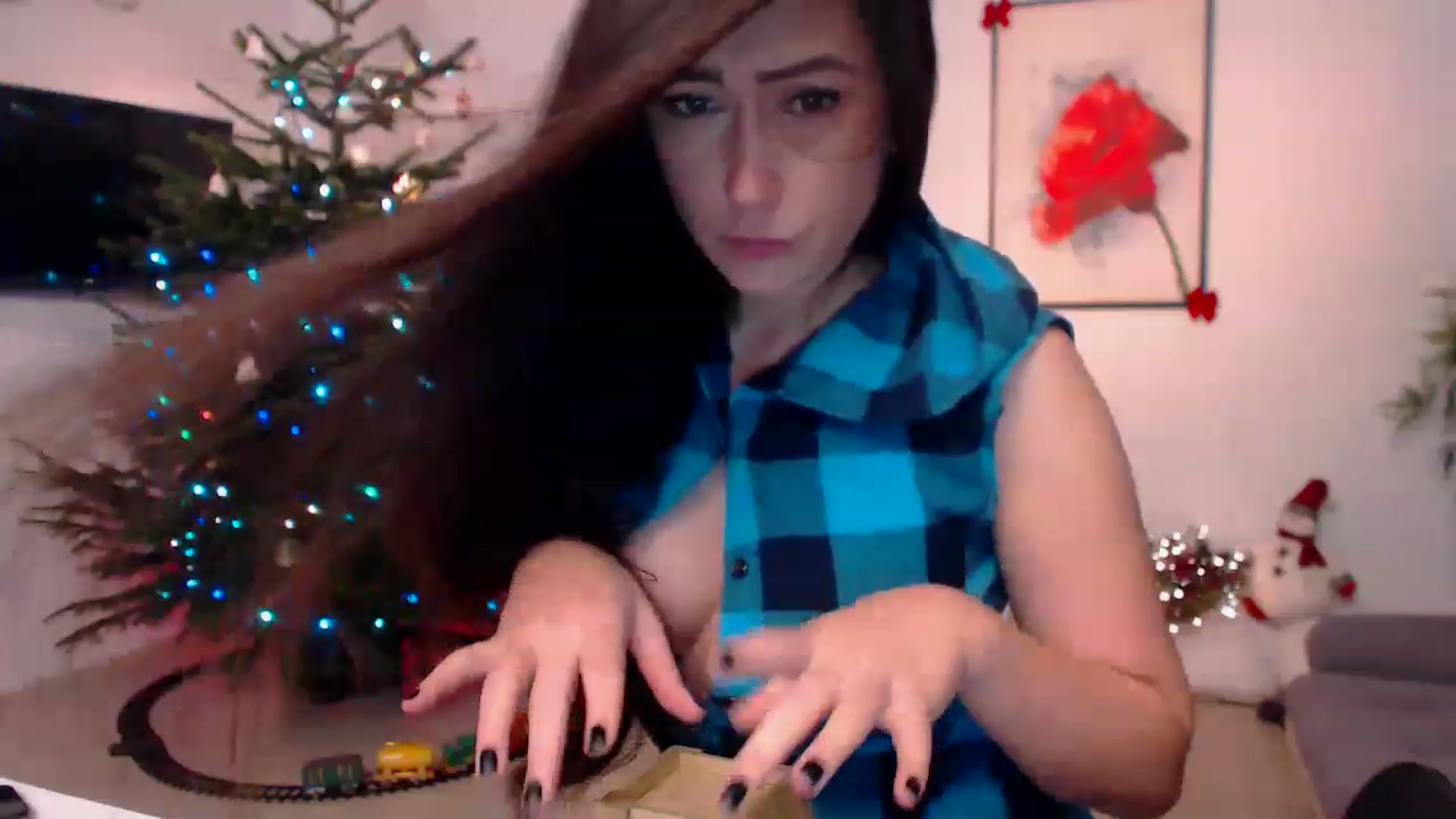 Gallery image thumbnail from PoppyNaked's myfreecams stream on, 12/12/2022, 07:16 image 17 of 20
