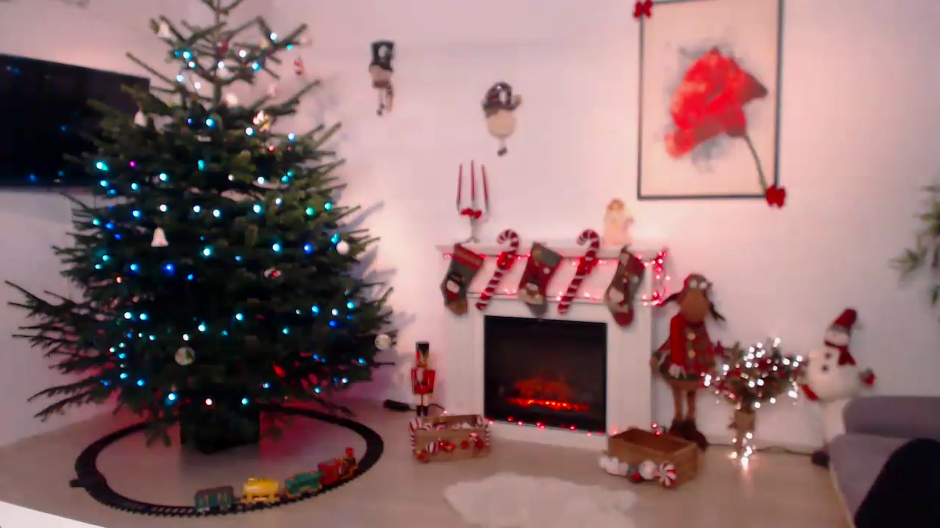 Gallery image thumbnail from PoppyNaked's myfreecams stream on, 12/12/2022, 07:16 image 14 of 20