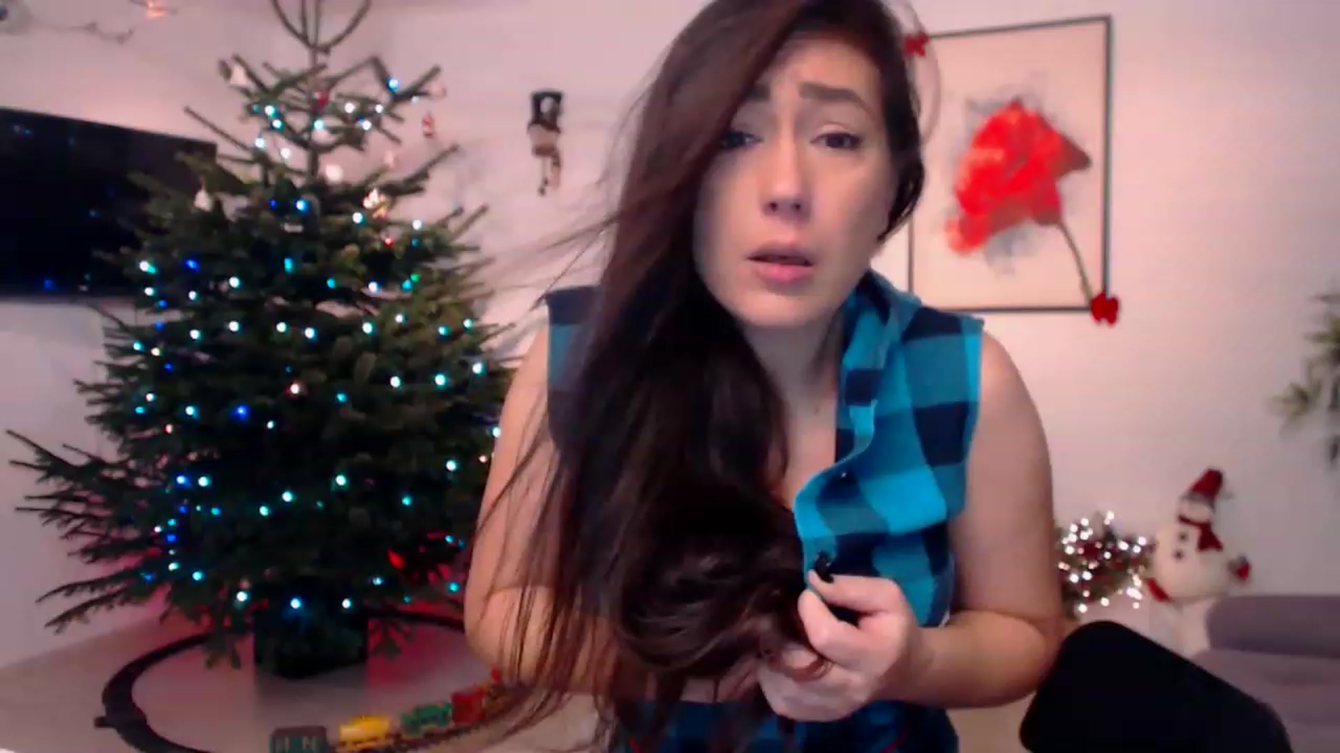 Gallery image thumbnail from PoppyNaked's myfreecams stream on, 12/12/2022, 07:16 image 1 of 20