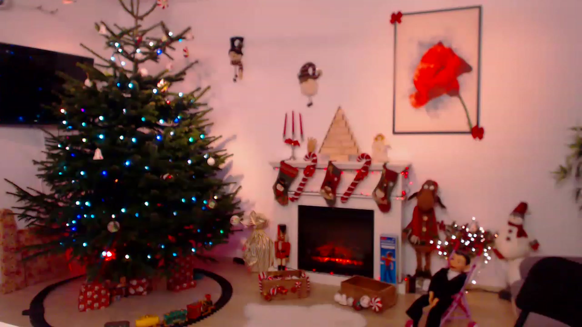 Gallery image thumbnail from PoppyNaked's myfreecams stream on, 12/20/2022, 06:27 image 6 of 20