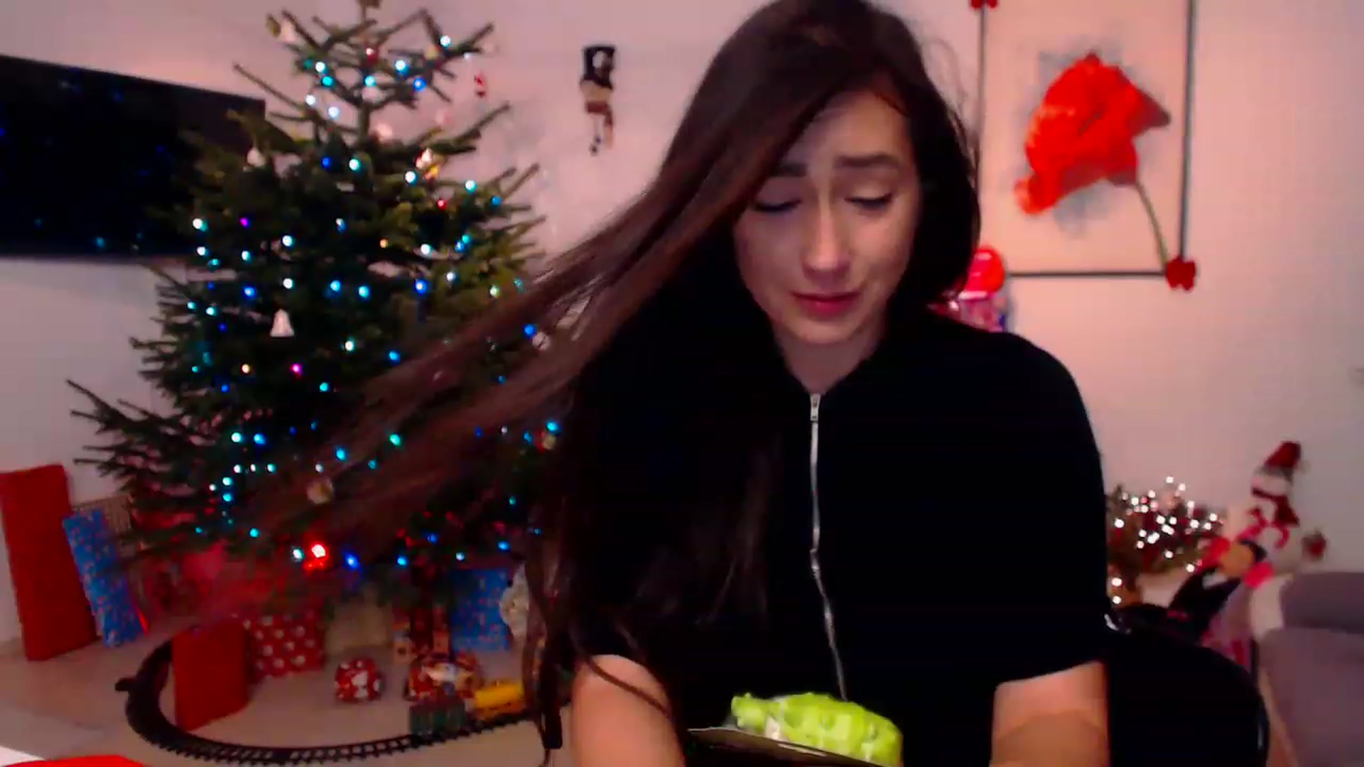 Gallery image thumbnail from PoppyNaked's myfreecams stream on, 12/23/2022, 07:08 image 10 of 20