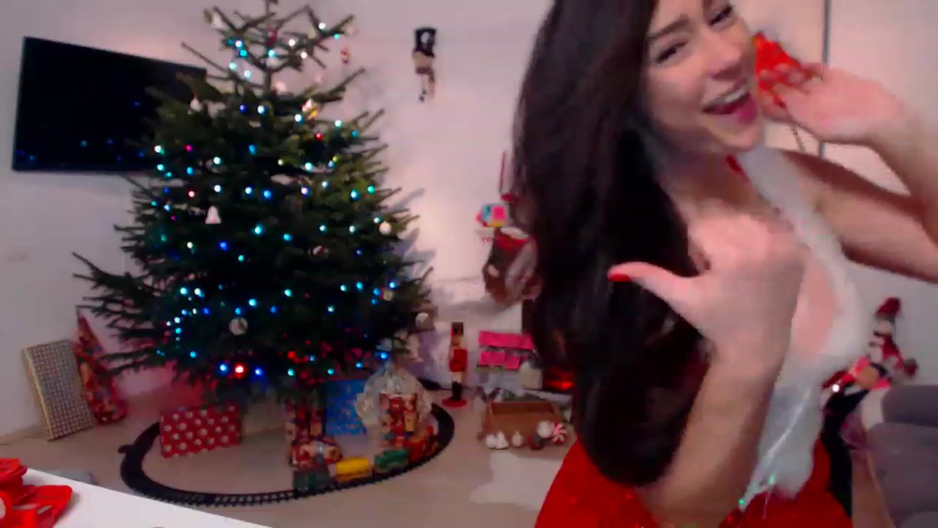 Gallery image thumbnail from PoppyNaked's myfreecams stream on, 12/24/2022, 06:50 image 7 of 20