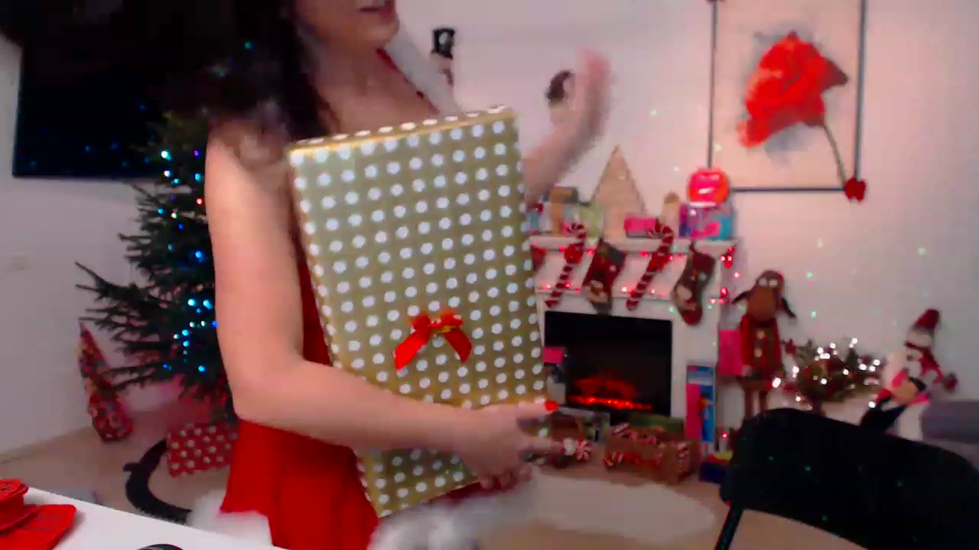 Gallery image thumbnail from PoppyNaked's myfreecams stream on, 12/24/2022, 06:50 image 8 of 20