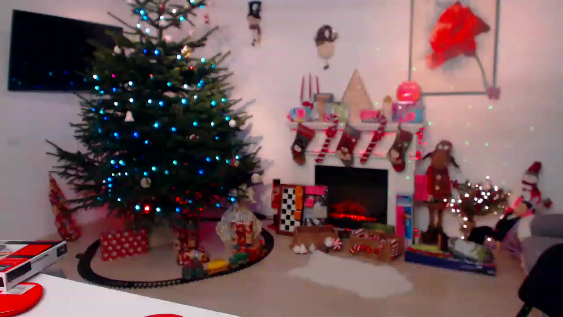 Gallery image thumbnail from PoppyNaked's myfreecams stream on, 12/24/2022, 06:50 image 16 of 20