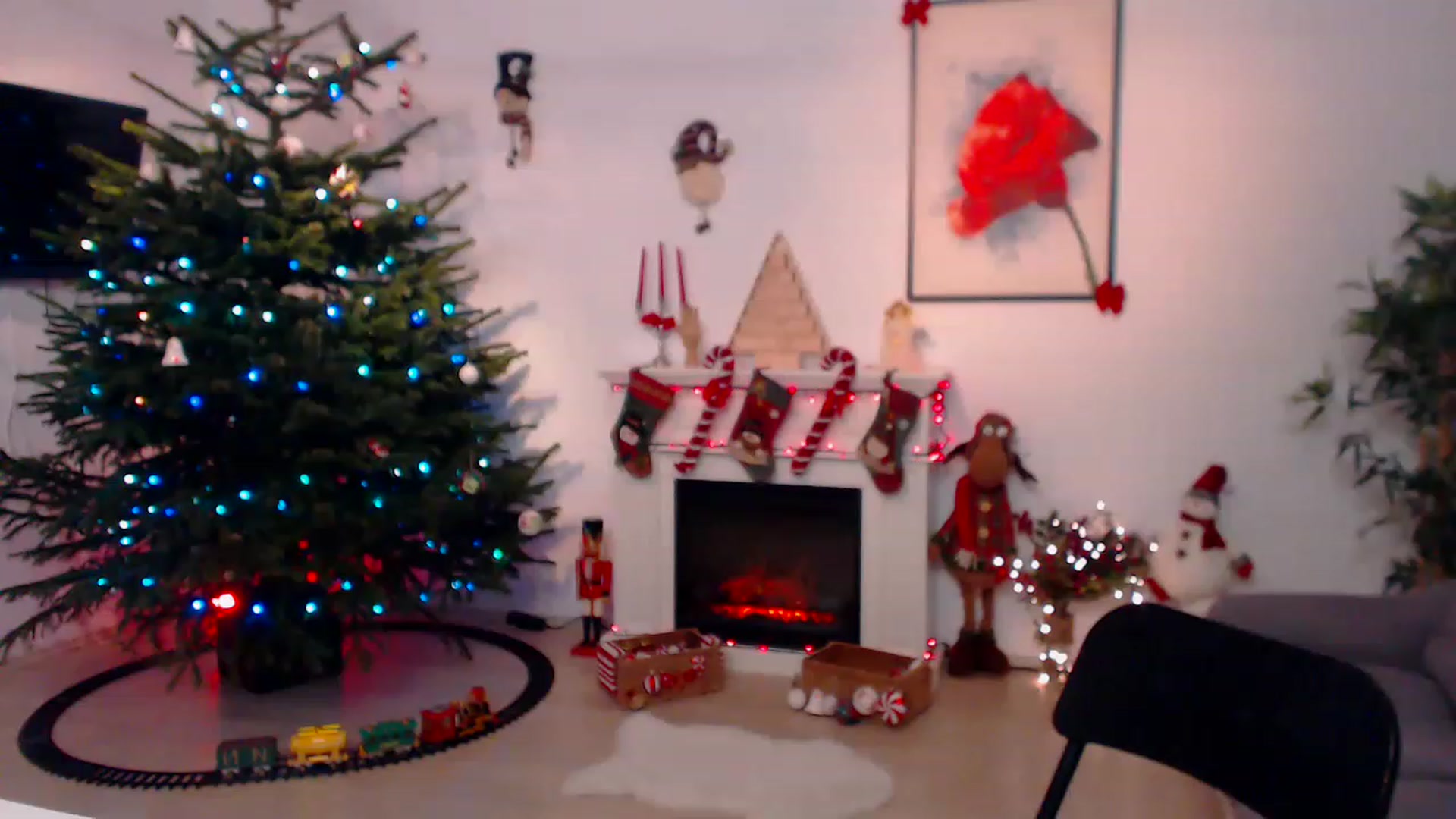 Gallery image thumbnail from PoppyNaked's myfreecams stream on, 12/28/2022, 05:36 image 12 of 20