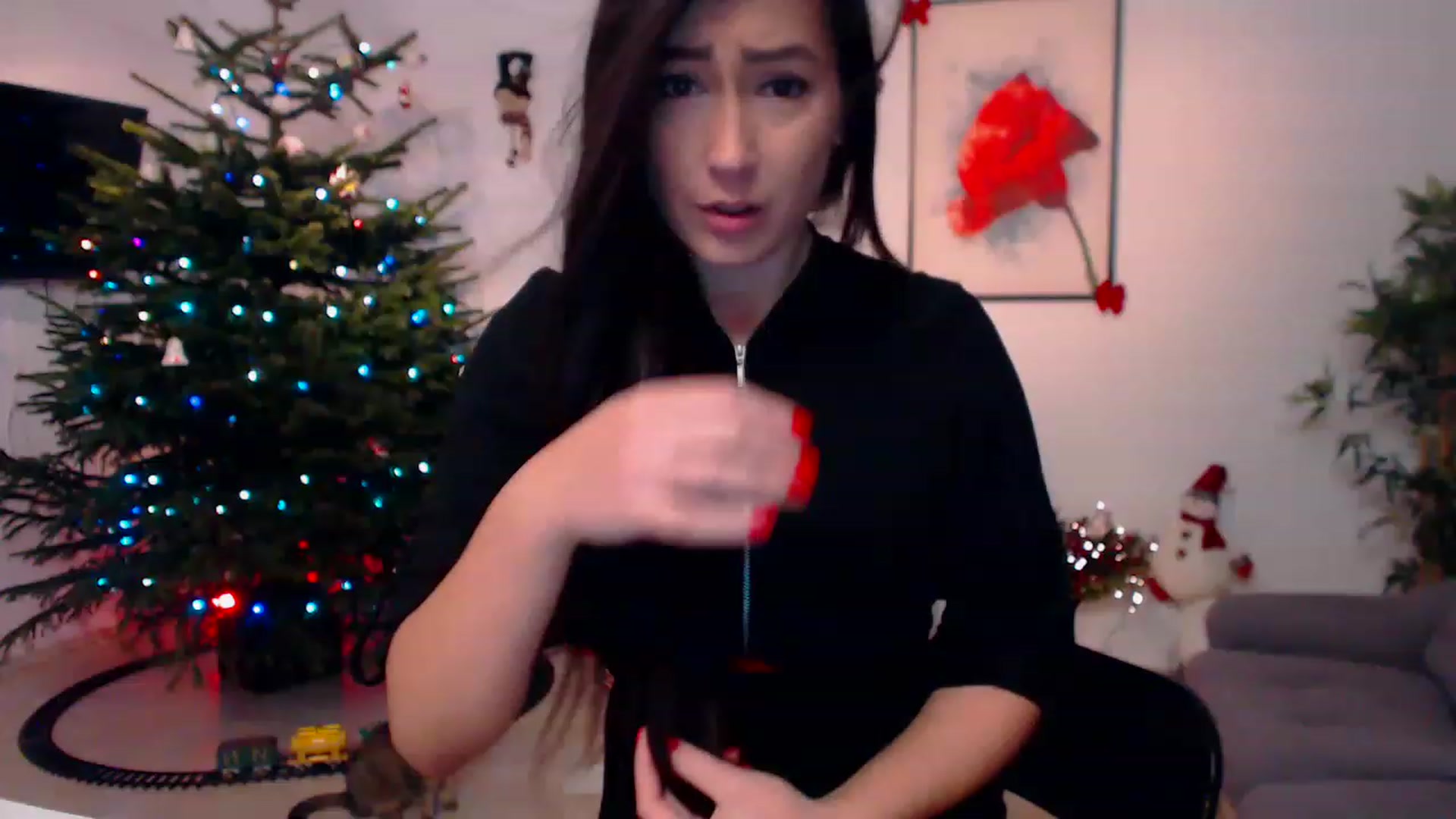 Gallery image thumbnail from PoppyNaked's myfreecams stream on, 12/28/2022, 05:36 image 10 of 20