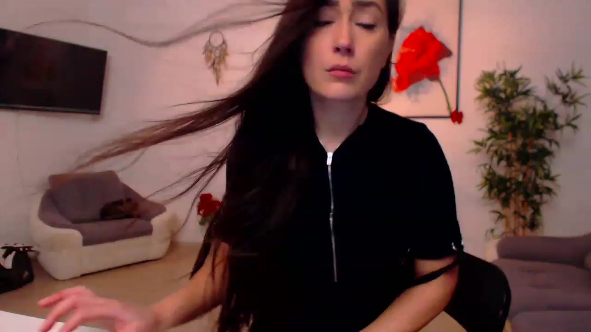 Gallery image thumbnail from PoppyNaked's myfreecams stream on, 01/15/2023, 06:22 image 7 of 20