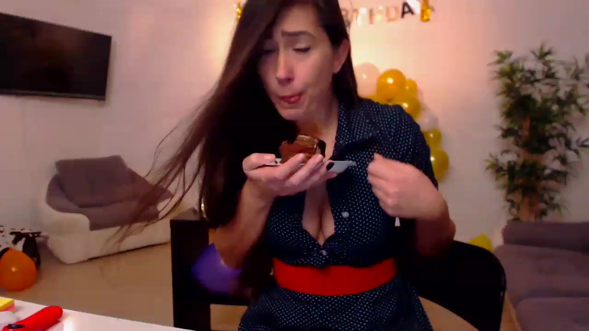 Gallery image thumbnail from PoppyNaked's myfreecams stream on, 01/18/2023, 06:43 image 10 of 20