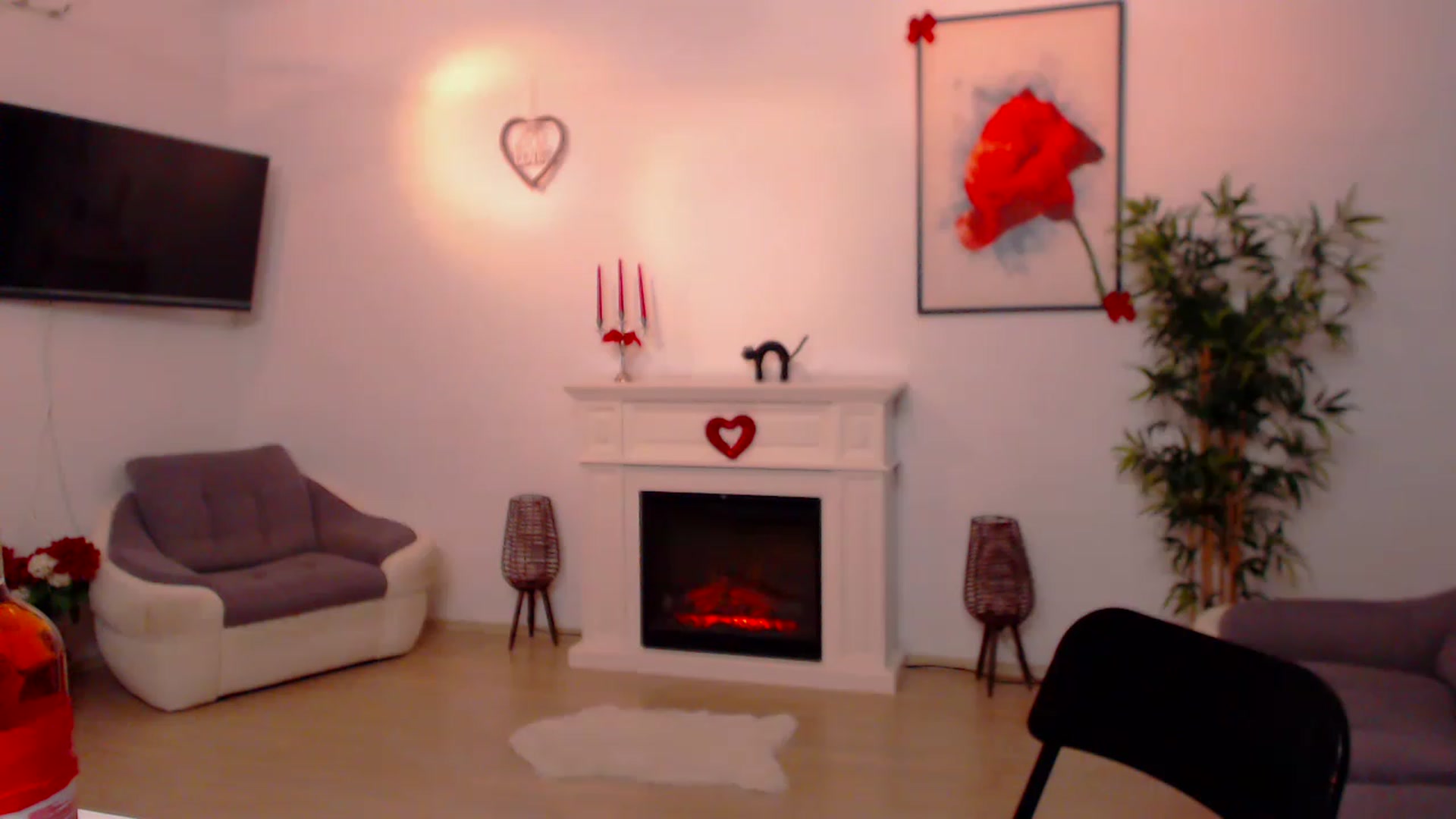 Gallery image thumbnail from PoppyNaked's myfreecams stream on, 02/19/2023, 06:19 image 16 of 20