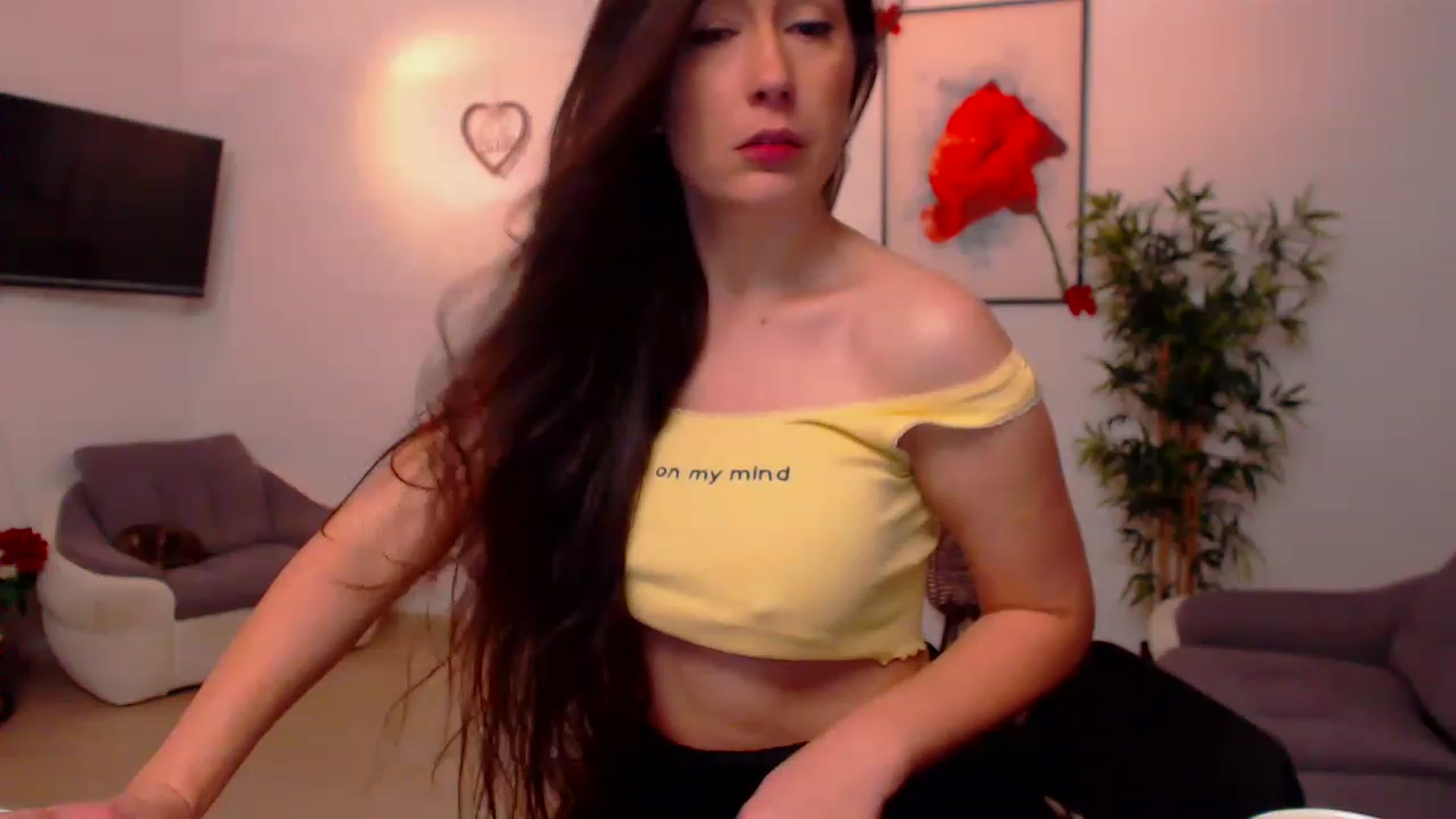 Gallery image thumbnail from PoppyNaked's myfreecams stream on, 02/19/2023, 07:08 image 6 of 20