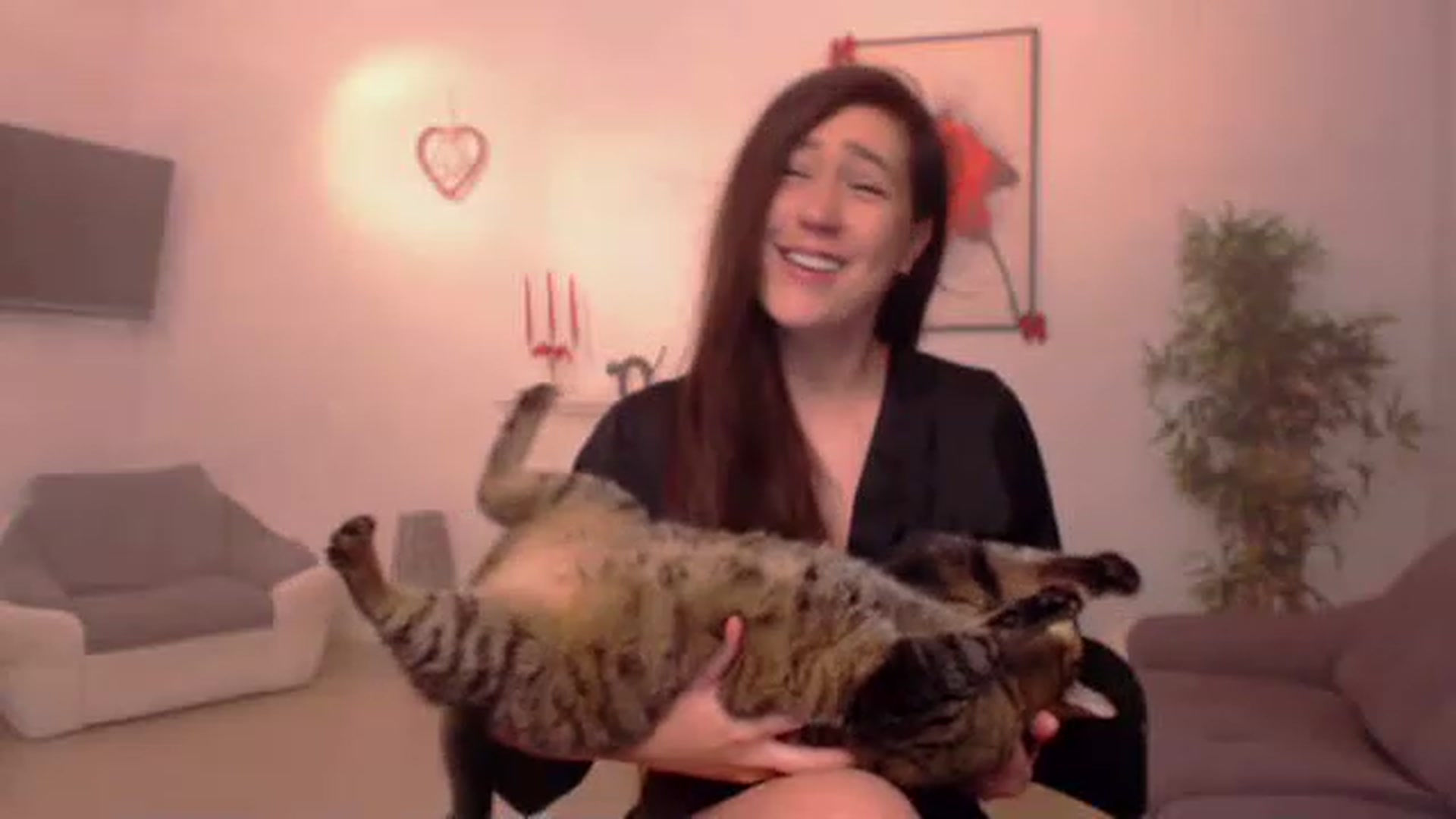 Gallery image thumbnail from PoppyNaked's myfreecams stream on, 05/05/2023, 05:40 image 4 of 20