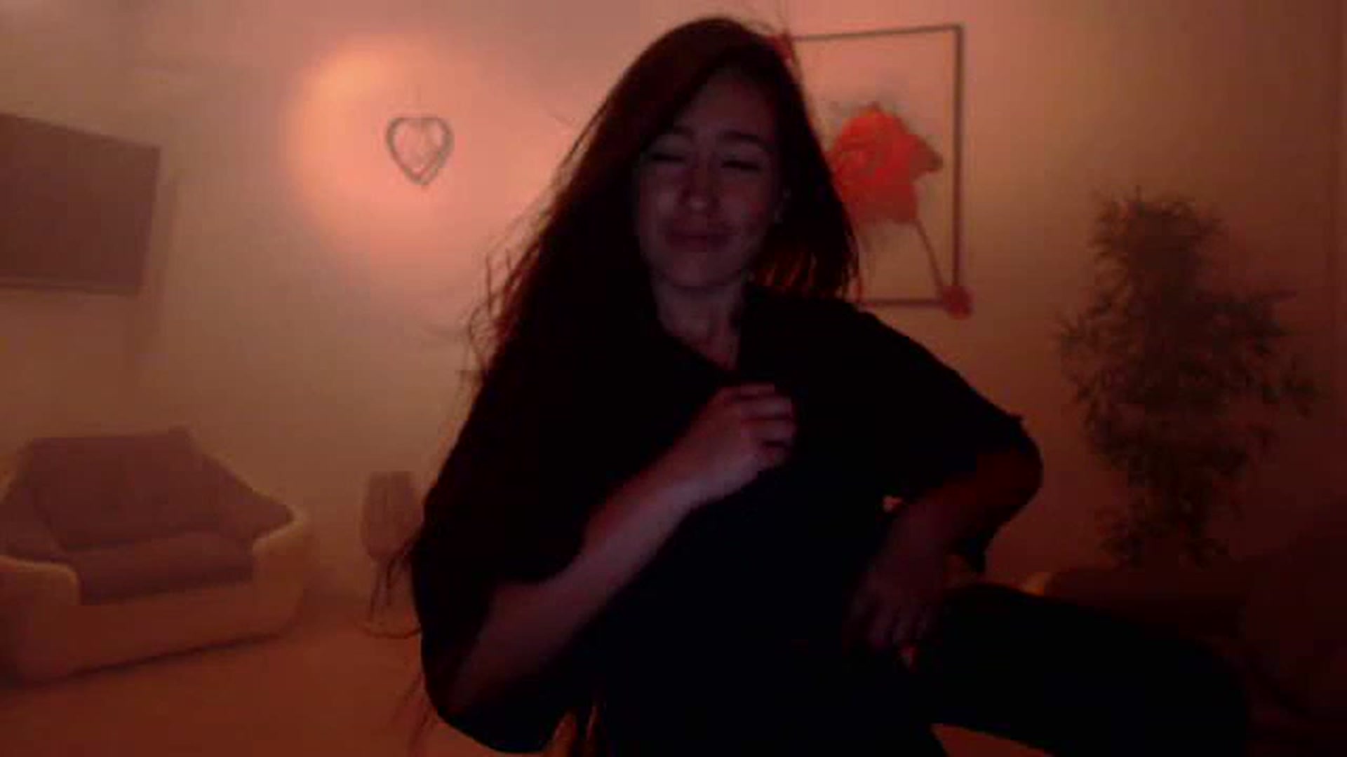 Gallery image thumbnail from PoppyNaked's myfreecams stream on, 05/05/2023, 05:40 image 1 of 20