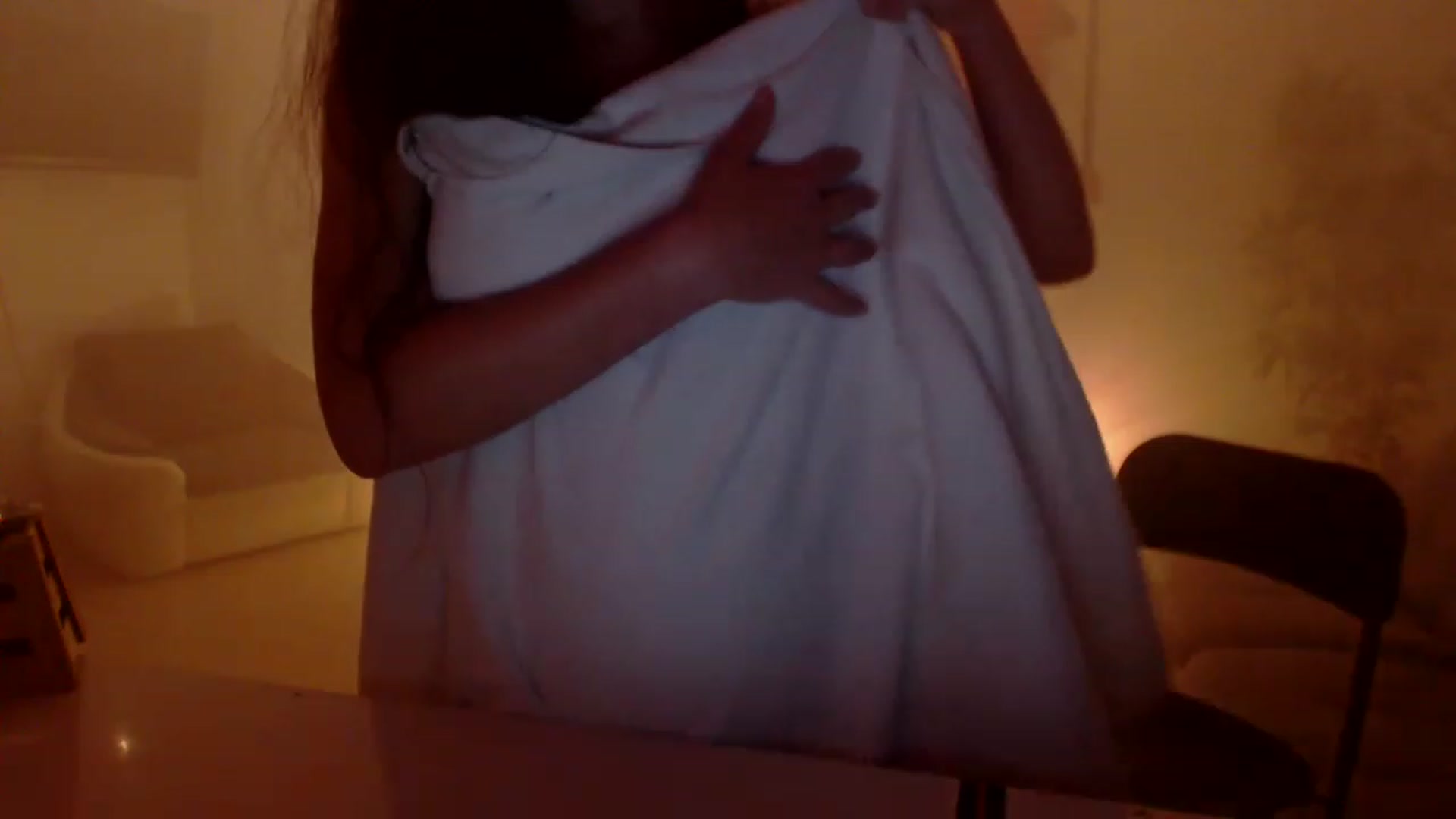 Gallery image thumbnail from PoppyNaked's myfreecams stream on, 05/18/2023, 07:10 image 8 of 20