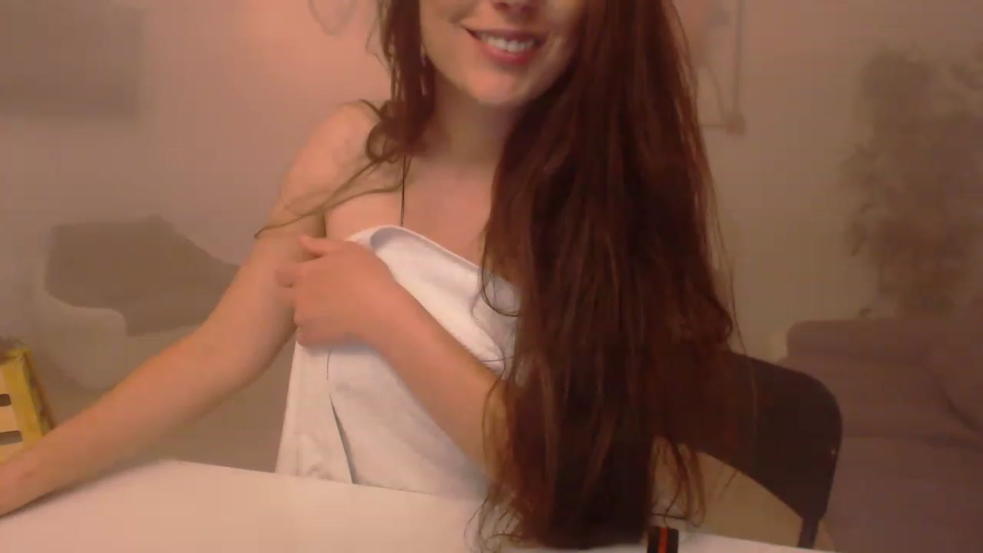 Gallery image thumbnail from PoppyNaked's myfreecams stream on, 05/18/2023, 07:10 image 9 of 20
