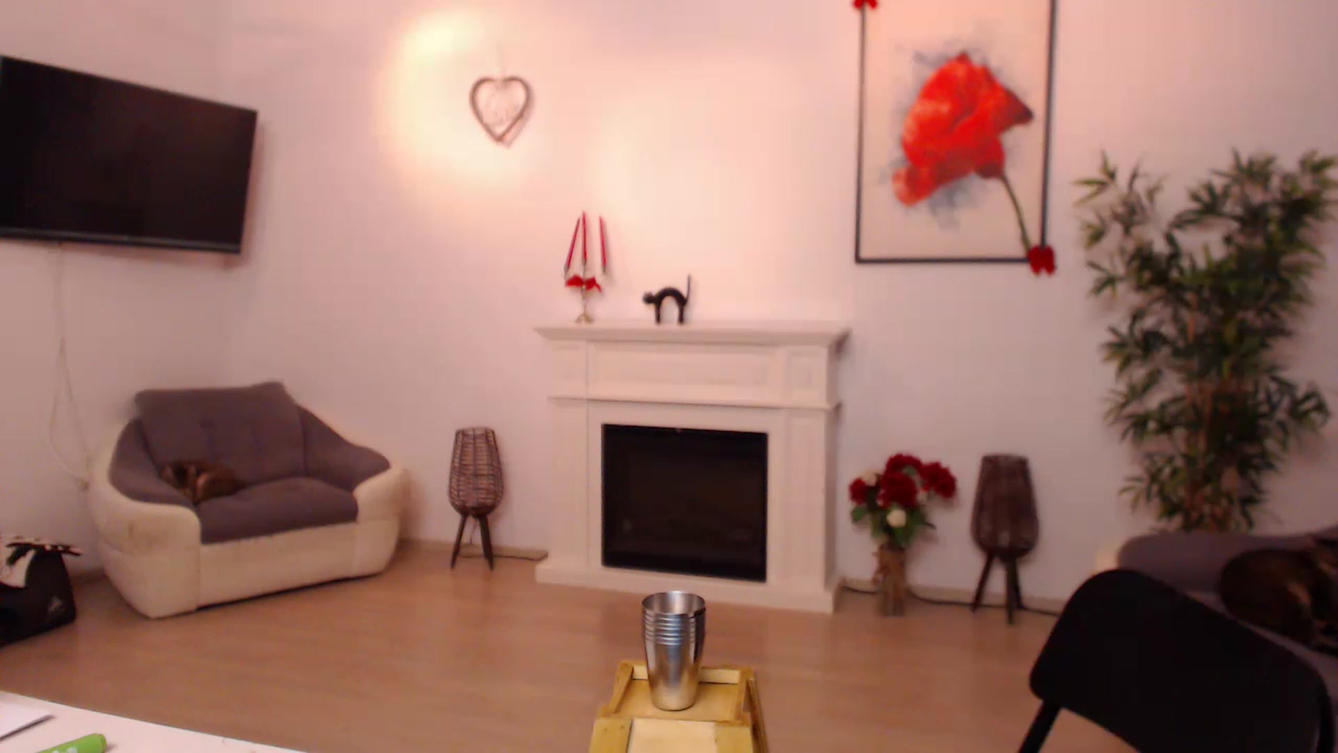 Gallery image thumbnail from PoppyNaked's myfreecams stream on, 07/13/2023, 05:29 image 12 of 20