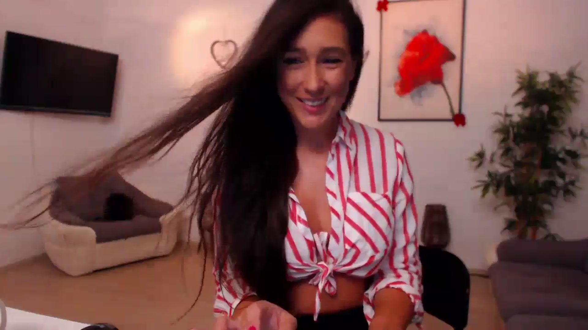 Gallery image thumbnail from PoppyNaked's myfreecams stream on, 08/29/2023, 05:07 image 4 of 20