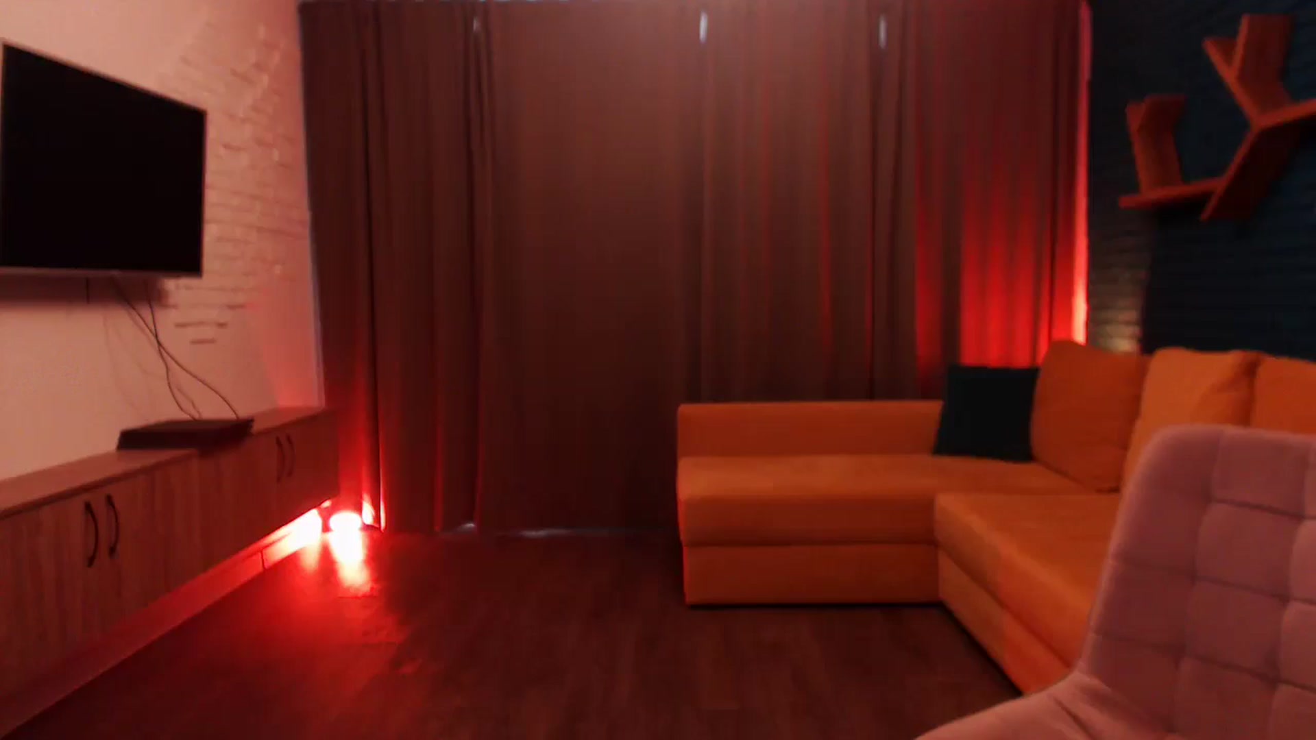 Gallery image thumbnail from PoppyNaked's myfreecams stream on, 05/05/2025, 06:47 image 14 of 20