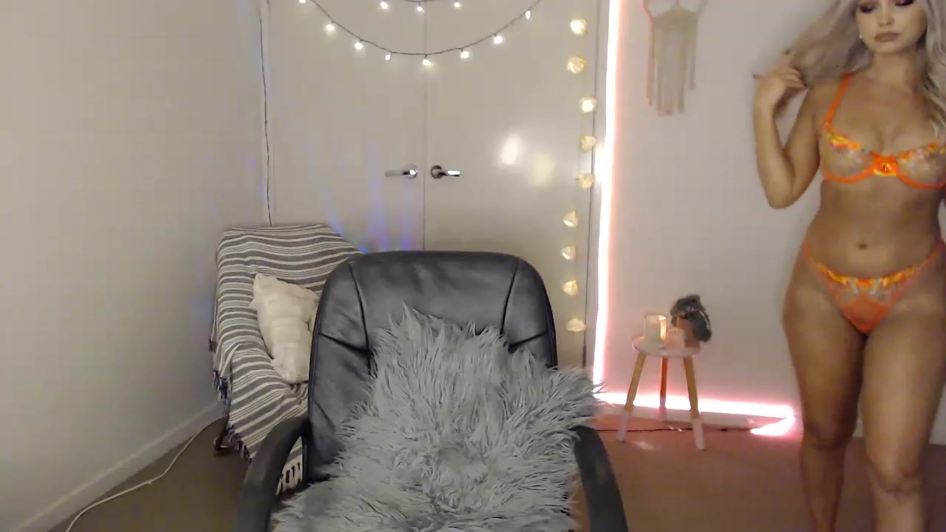 Gallery image thumbnail from Poppy_king's myfreecams stream on, 12/30/2022, 11:22 image 2 of 20