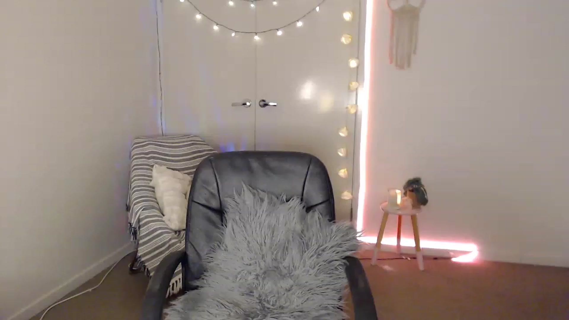 Gallery image thumbnail from Poppy_king's myfreecams stream on, 12/30/2022, 11:22 image 1 of 20