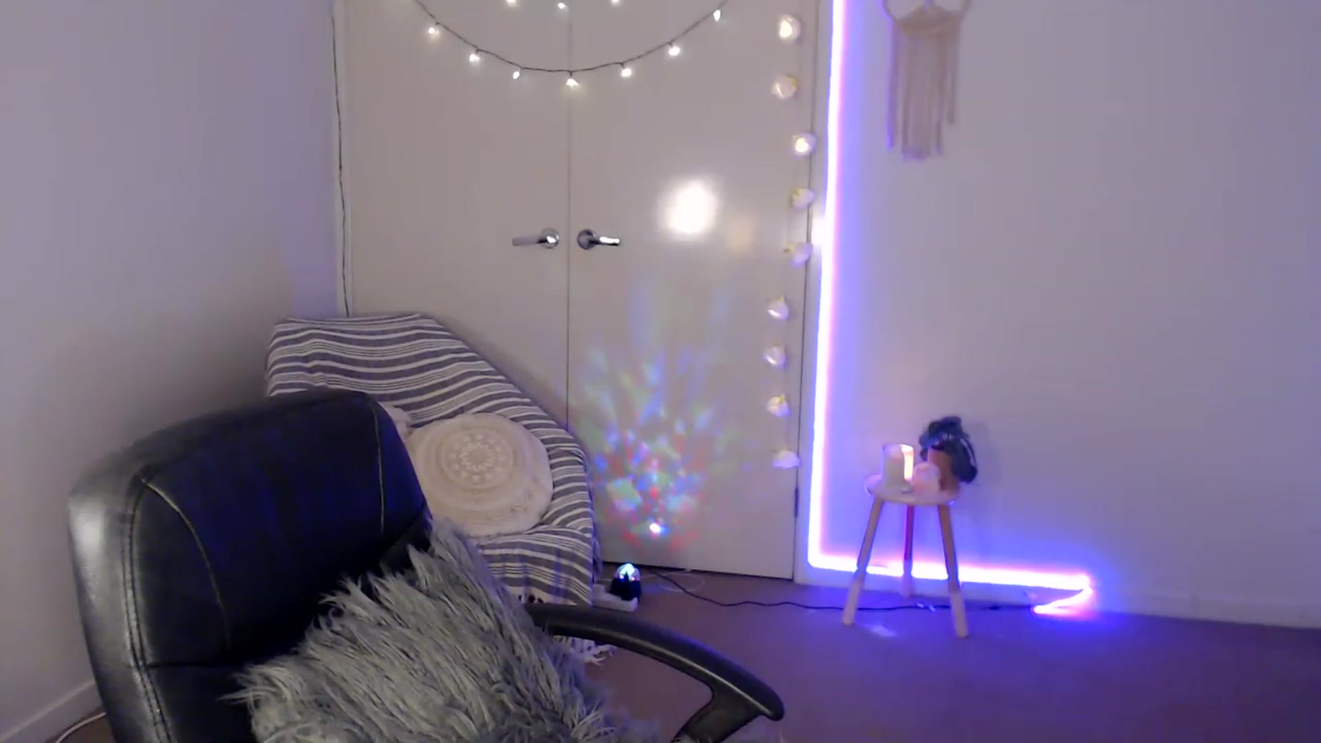 Gallery image thumbnail from Poppy_king's myfreecams stream on, 12/30/2022, 15:37 image 20 of 20
