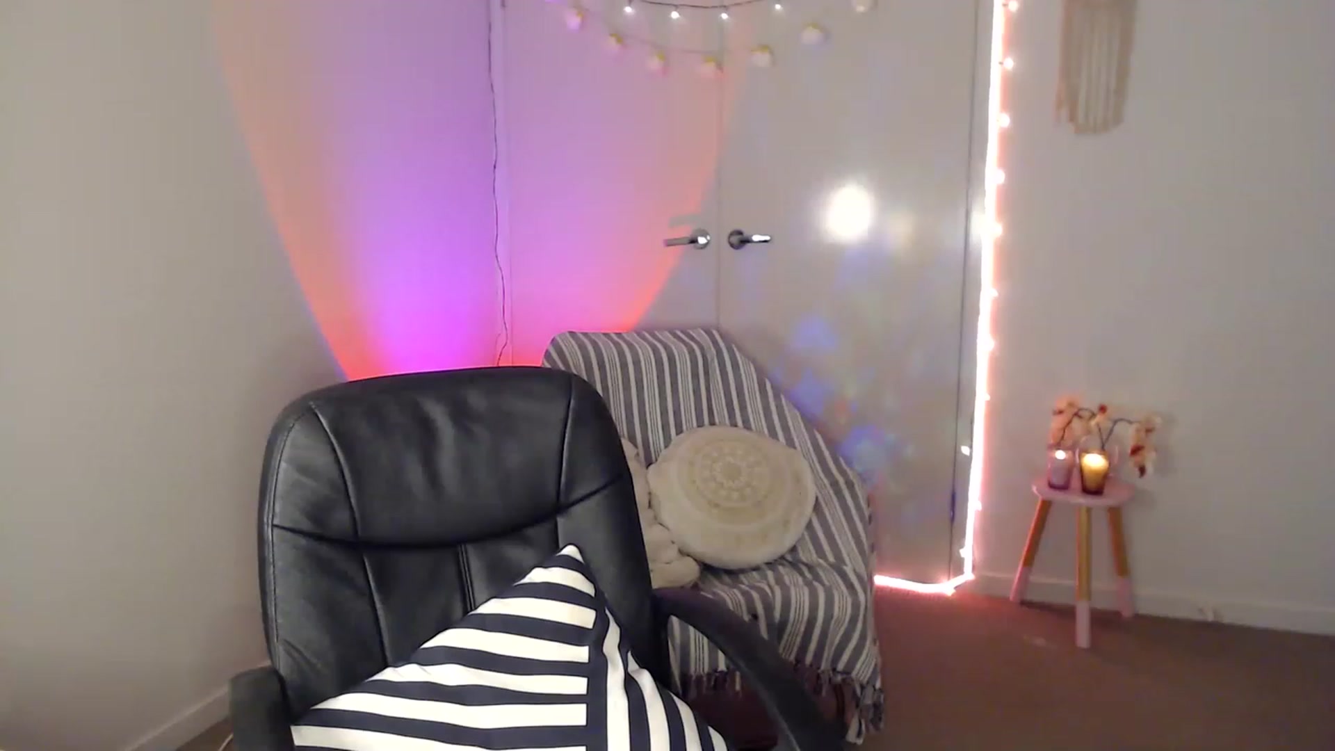 Gallery image thumbnail from Poppy_king's myfreecams stream on, 01/15/2023, 13:41 image 6 of 20