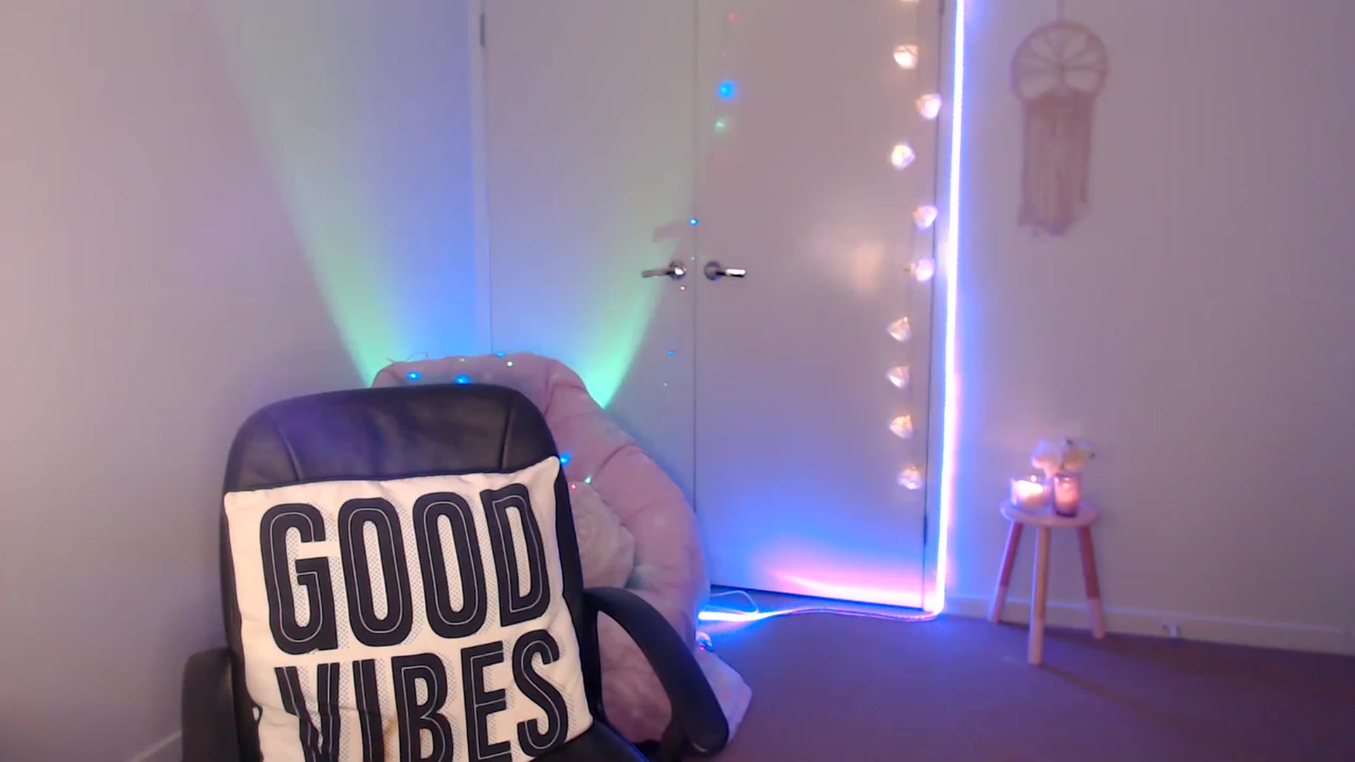 Gallery image thumbnail from Poppy_king's myfreecams stream on, 02/15/2023, 11:20 image 19 of 20