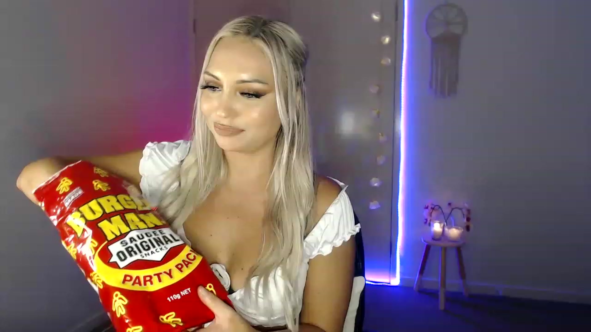 Gallery image thumbnail from Poppy_king's myfreecams stream on, 03/25/2023, 15:18 image 13 of 20