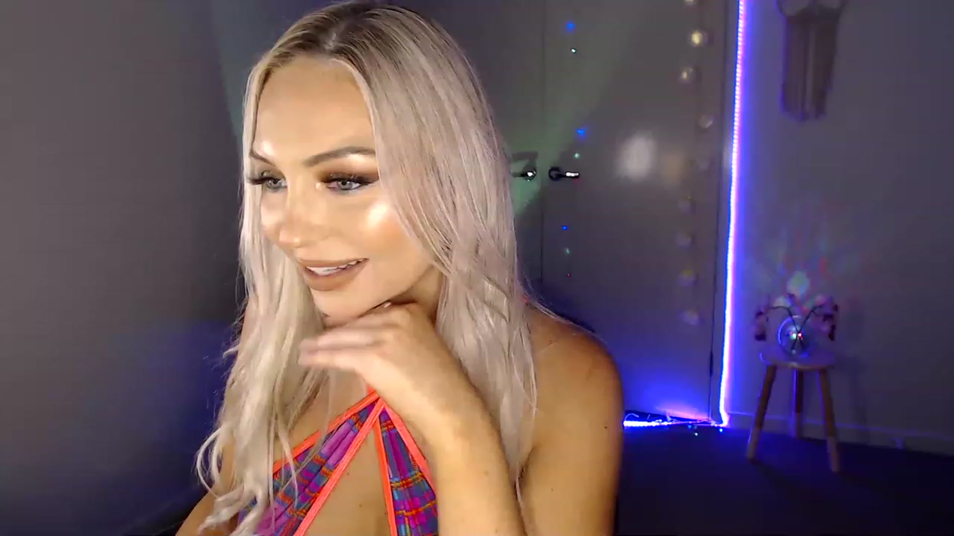 Gallery image thumbnail from Poppy_king's myfreecams stream on, 04/15/2023, 09:05 image 10 of 20