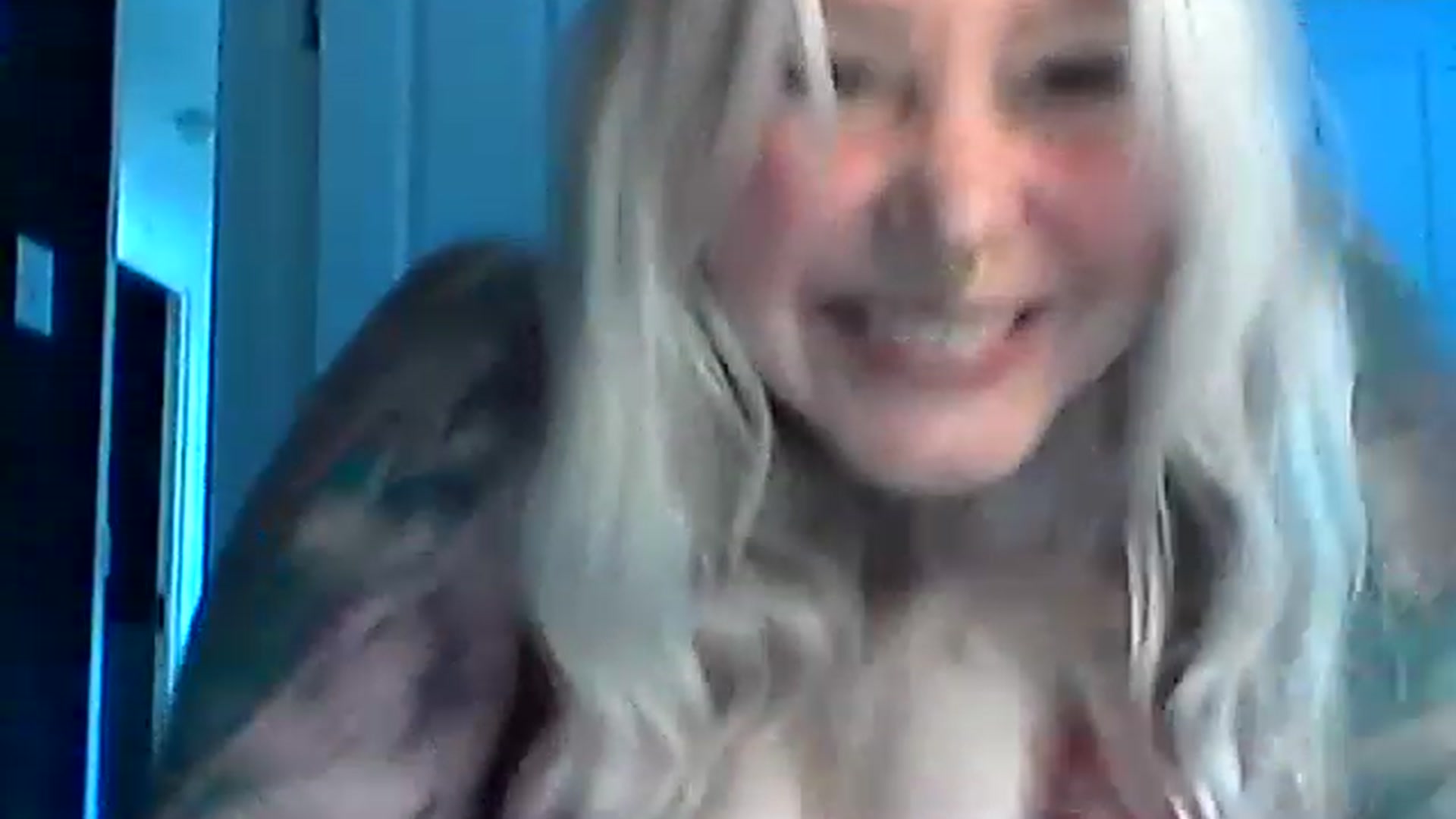 Gallery image thumbnail from Popsraven's myfreecams stream on, 05/13/2023, 12:37 image 6 of 20